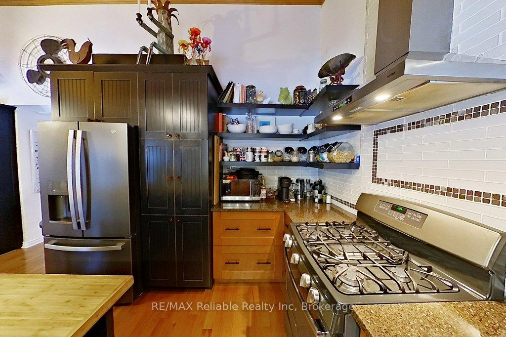Photo 16 of 38 Catherine Street, Bluewater, Bayfield — HOMEH
