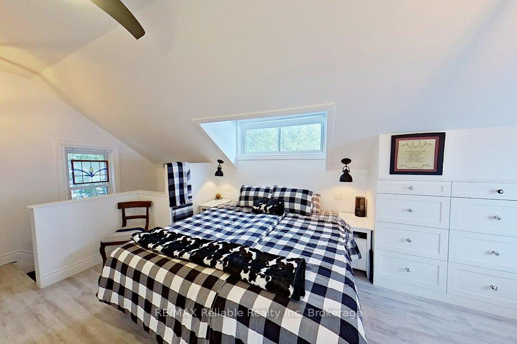 Photo 23 of 38 Catherine Street, Bluewater, Bayfield — HOMEH