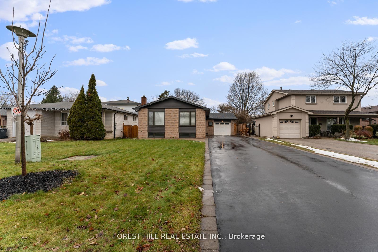 Front of 165 Kingsview Drive