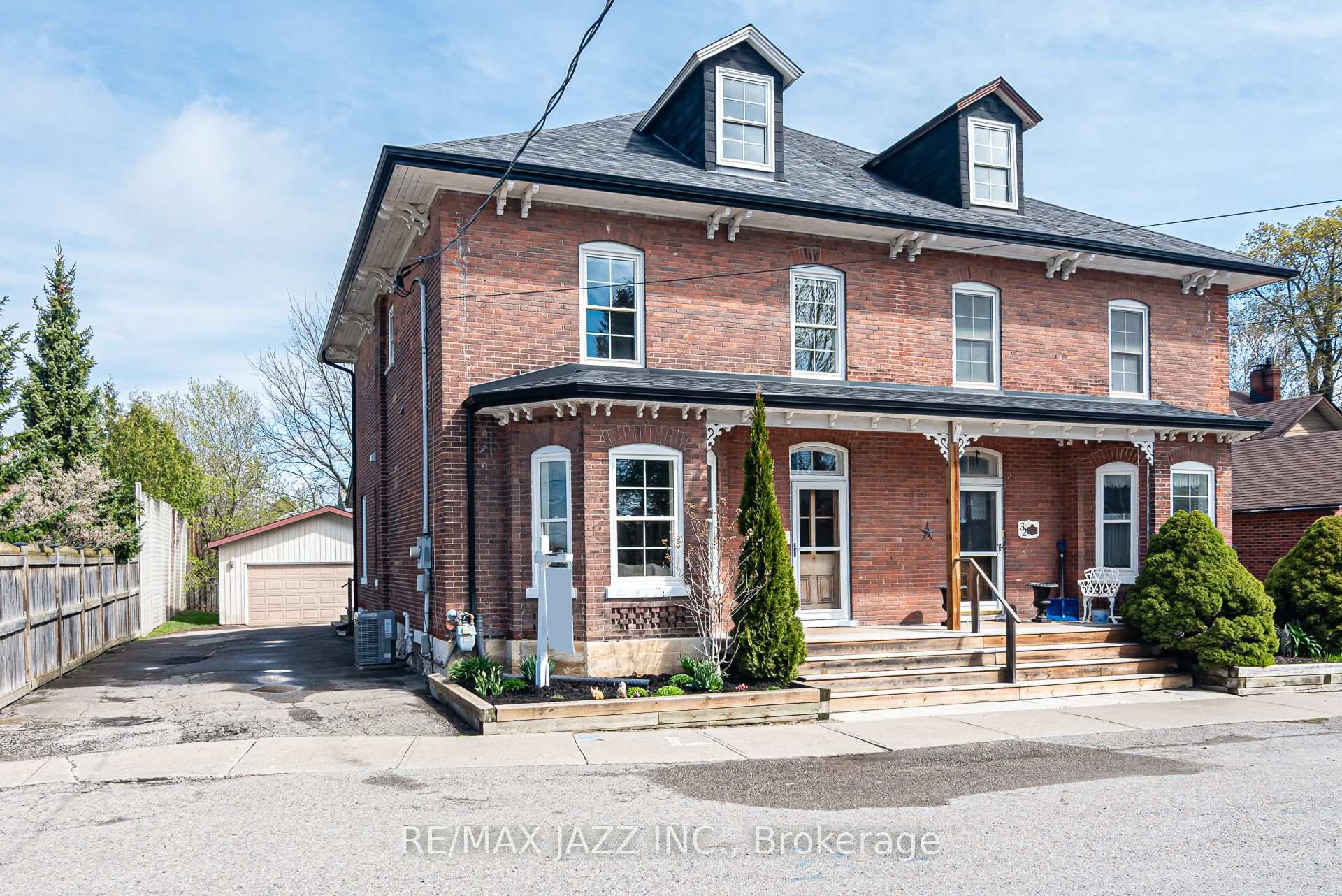 Photo 1 of 28 Emily Street E, Clarington, Newcastle — HOMEH