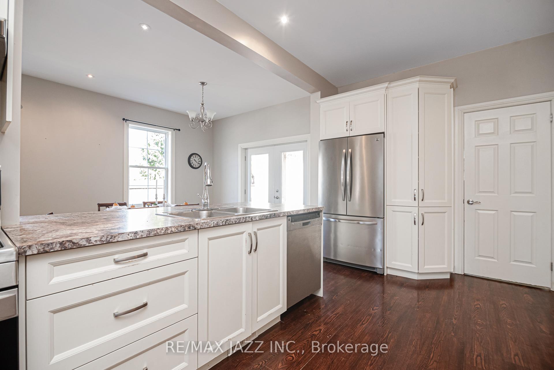 Photo 5 of 28 Emily Street E, Clarington, Newcastle — HOMEH