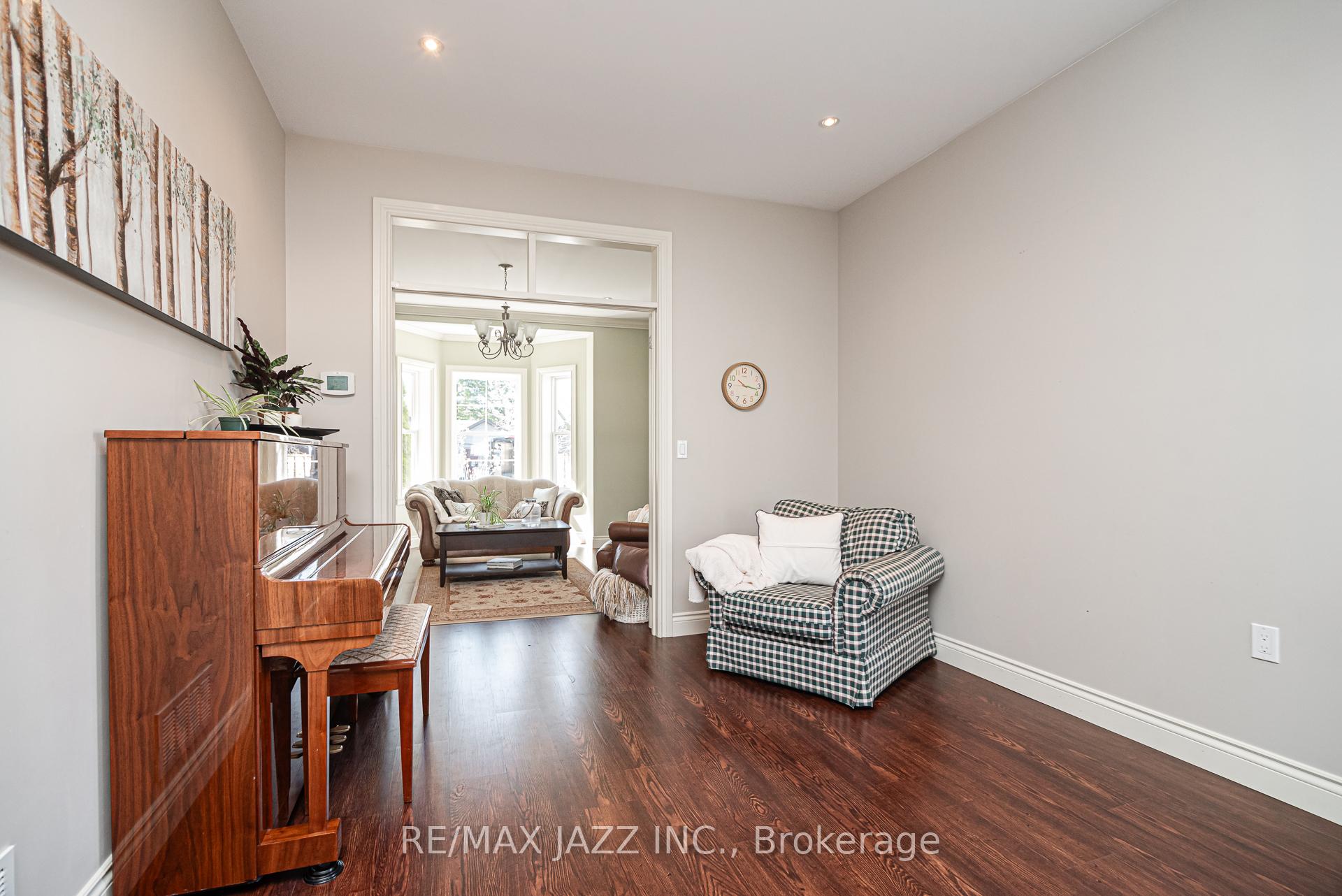 Photo 8 of 28 Emily Street E, Clarington, Newcastle — HOMEH