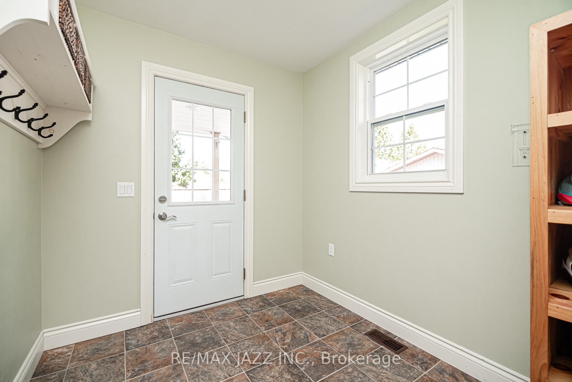 Photo 11 of 28 Emily Street E, Clarington, Newcastle — HOMEH