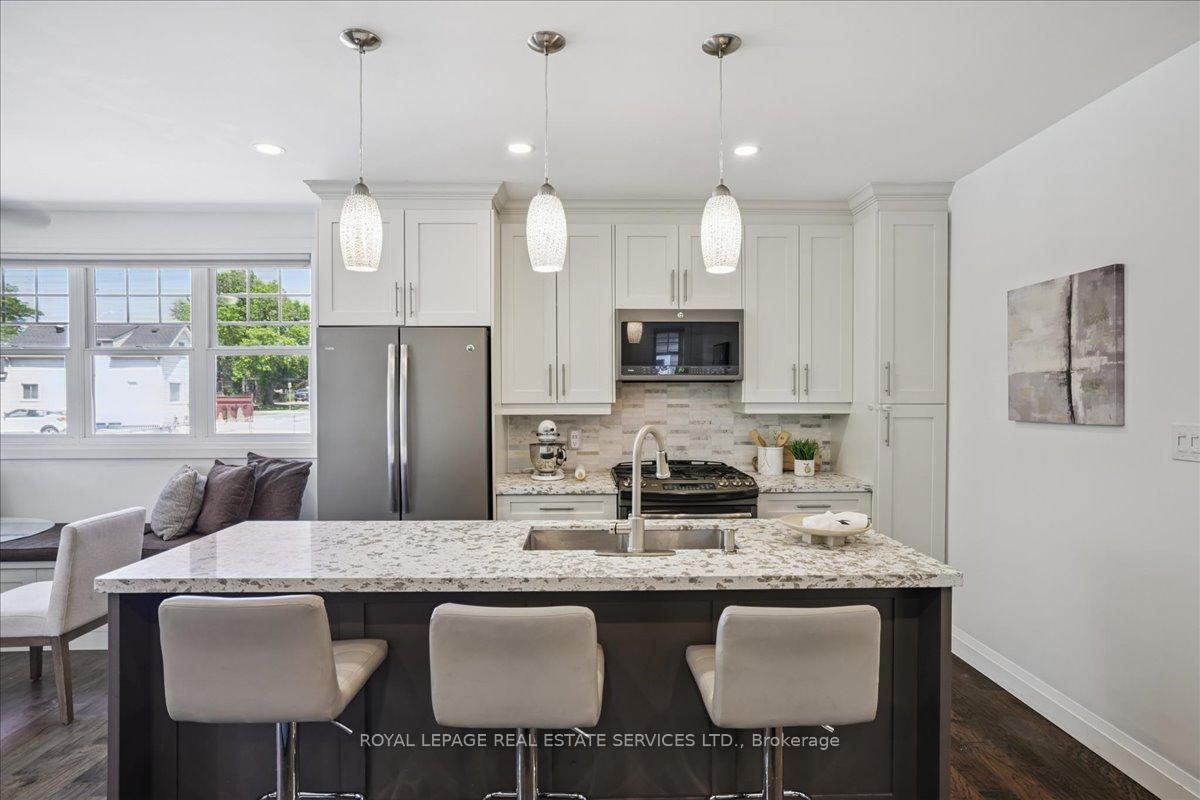 Photo 11 of 4 Rembe Avenue, Hamilton, Hamilton Beach — HOMEH