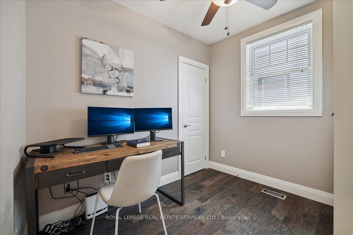Photo 16 of 4 Rembe Avenue, Hamilton, Hamilton Beach — HOMEH