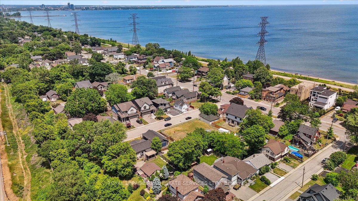 Photo 29 of 4 Rembe Avenue, Hamilton, Hamilton Beach — HOMEH