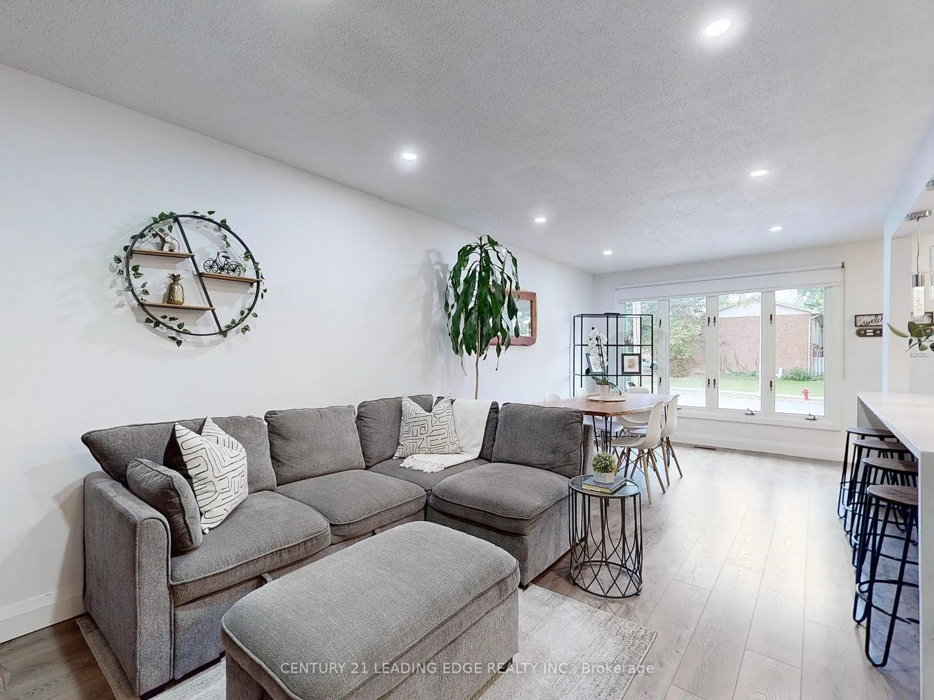 Photo 3 of 49 Quigley Road, Hamilton, Vincent — HOMEH