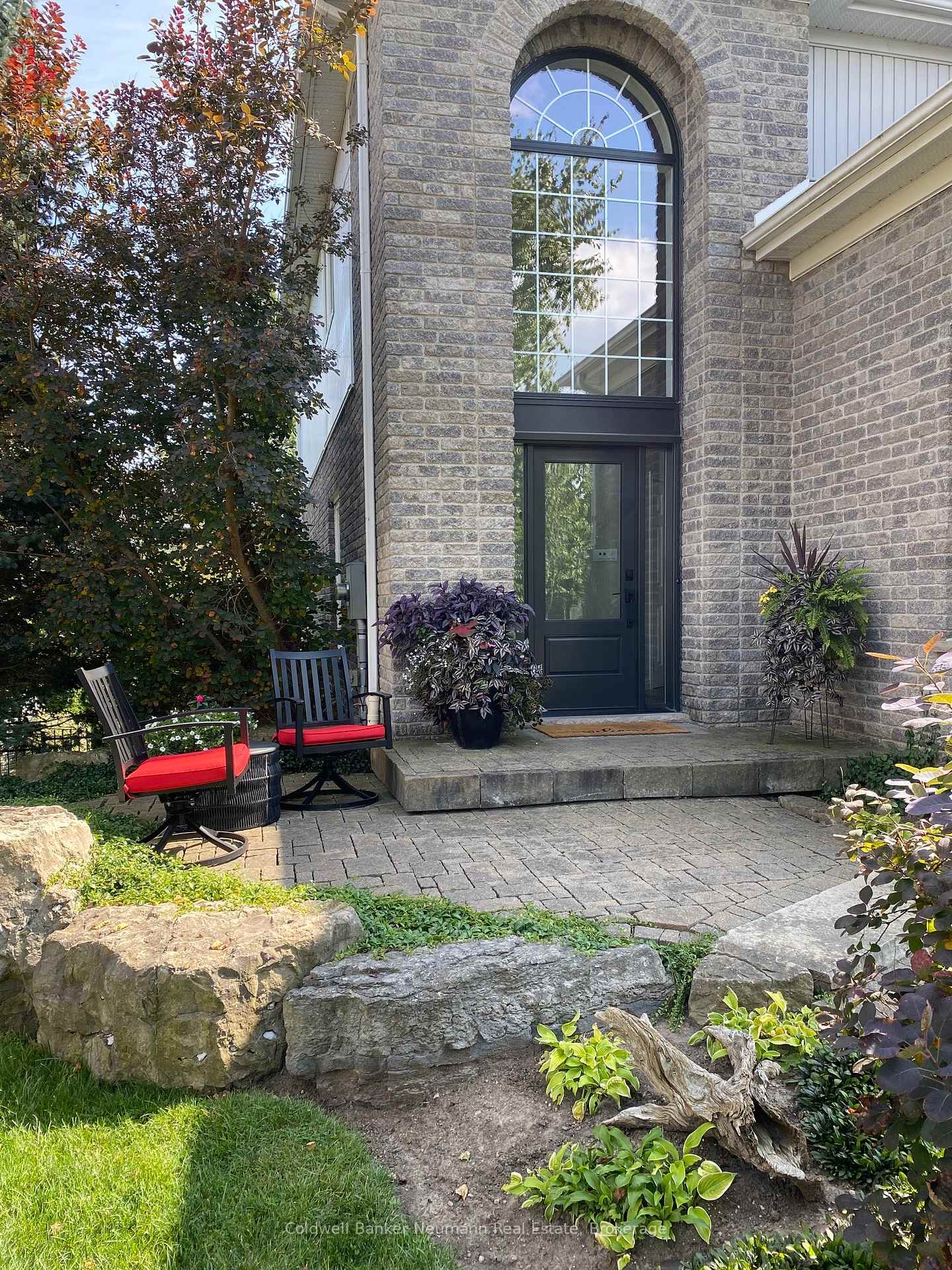 Photo 4 of 305 Farley Drive, Guelph, Pineridge/Westminster Woods — HOMEH