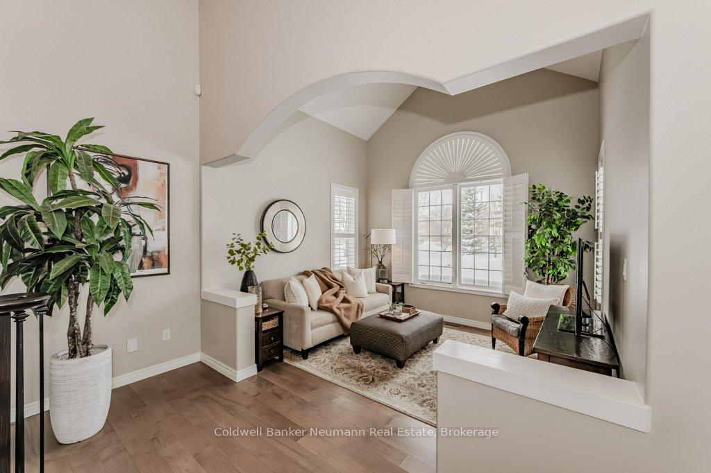 Photo 7 of 305 Farley Drive, Guelph, Pineridge/Westminster Woods — HOMEH