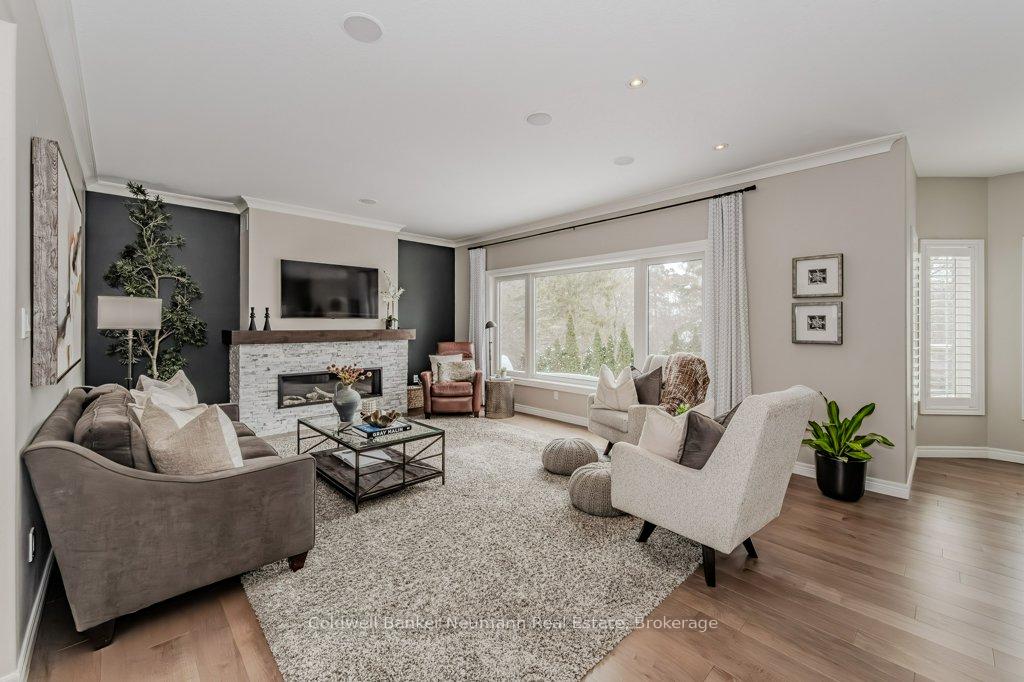 Photo 9 of 305 Farley Drive, Guelph, Pineridge/Westminster Woods — HOMEH