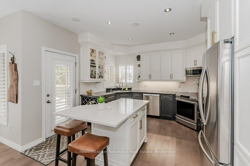 Photo 16 of 305 Farley Drive, Guelph, Pineridge/Westminster Woods — HOMEH