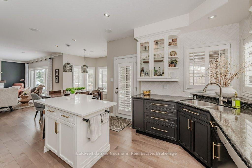 Photo 17 of 305 Farley Drive, Guelph, Pineridge/Westminster Woods — HOMEH