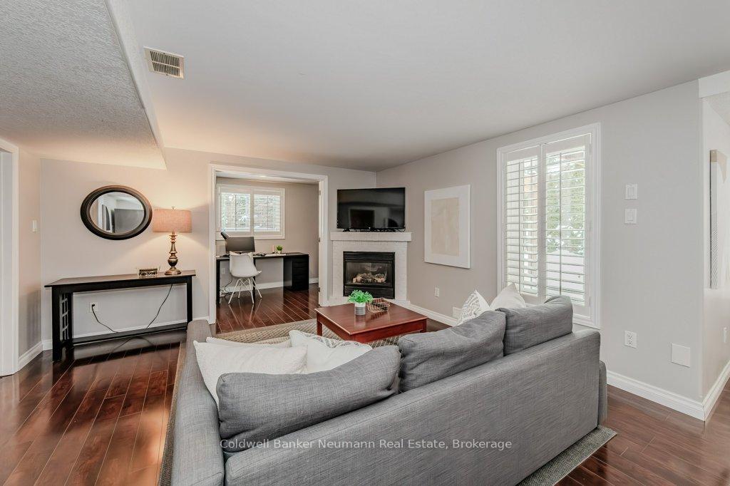Photo 34 of 305 Farley Drive, Guelph, Pineridge/Westminster Woods — HOMEH