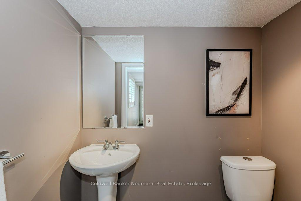 Photo 40 of 305 Farley Drive, Guelph, Pineridge/Westminster Woods — HOMEH