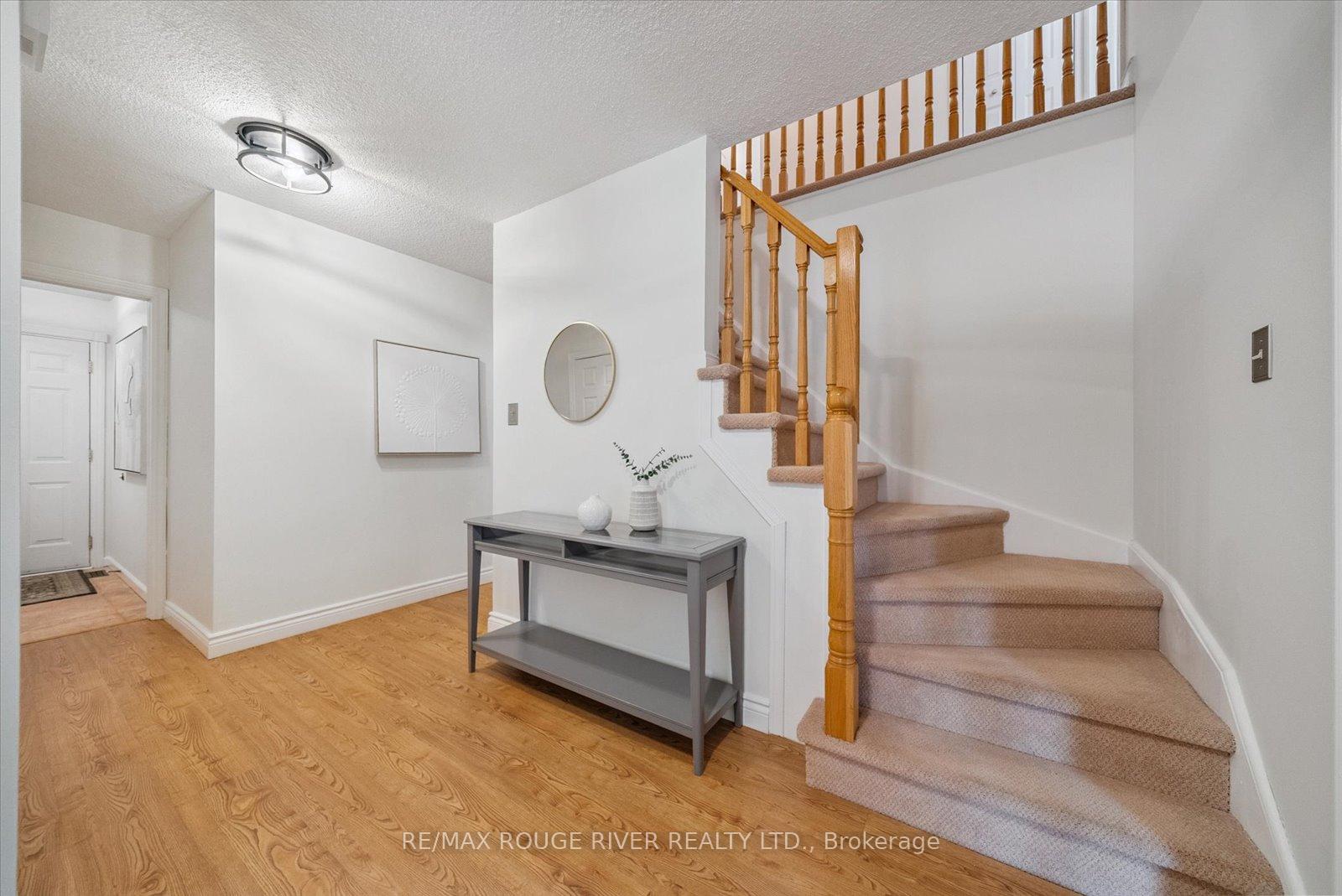 Photo 4 of 153 Walton Drive, Aurora, Aurora Village — HOMEH