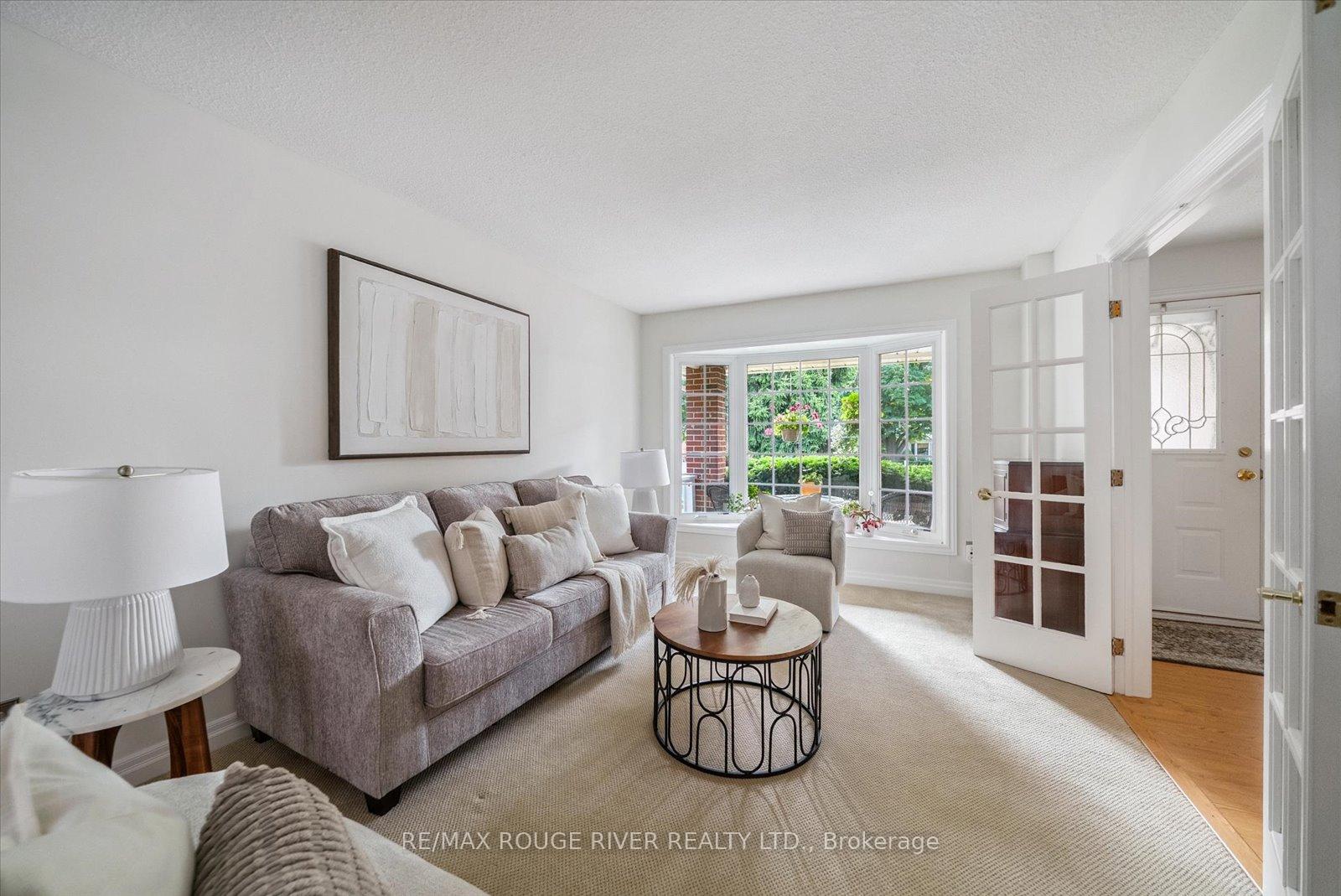 Photo 5 of 153 Walton Drive, Aurora, Aurora Village — HOMEH