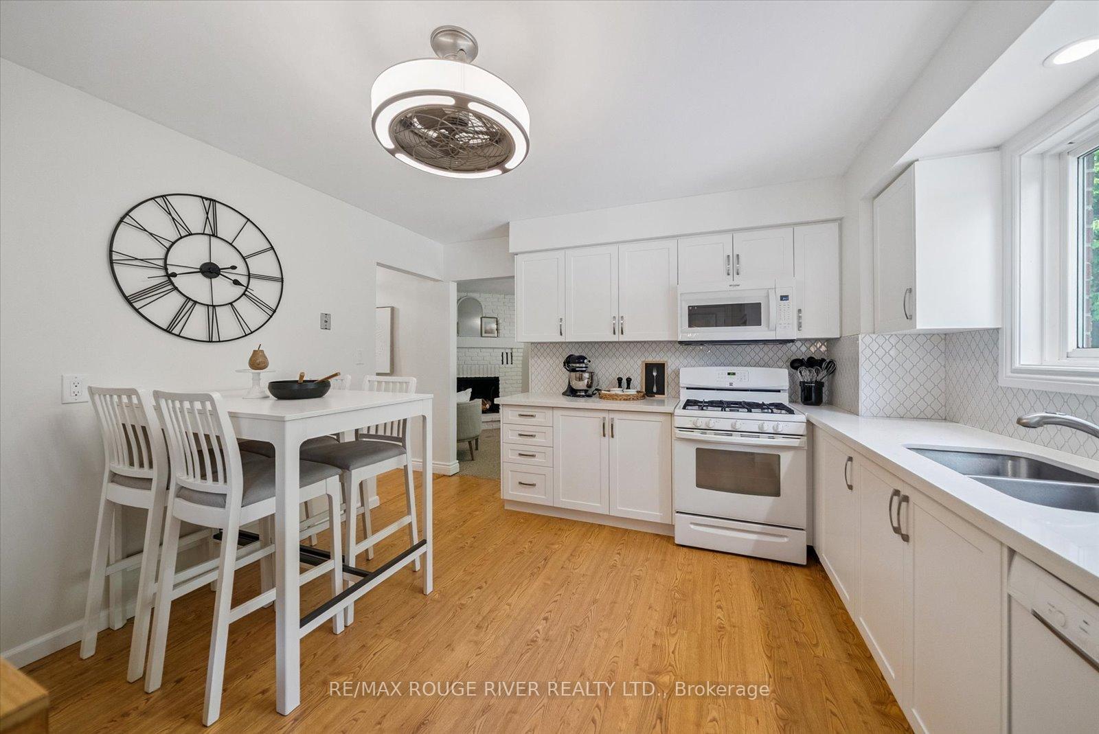 Photo 12 of 153 Walton Drive, Aurora, Aurora Village — HOMEH