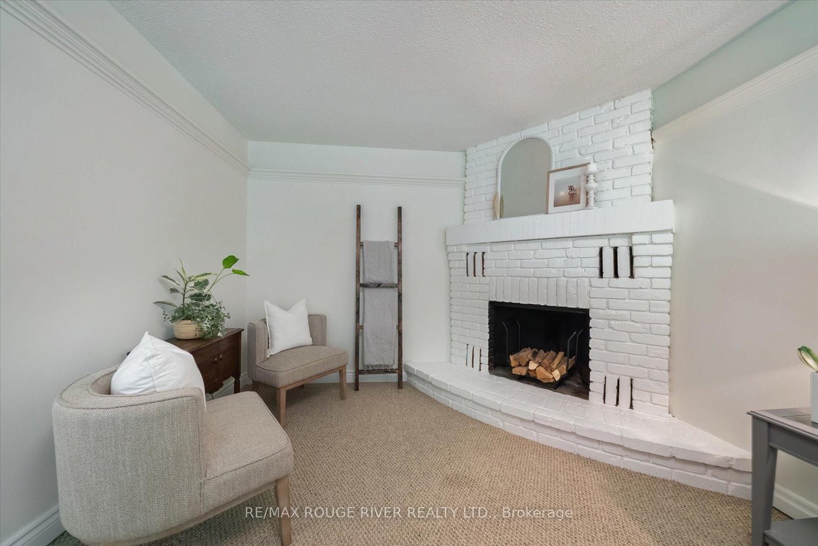 Photo 17 of 153 Walton Drive, Aurora, Aurora Village — HOMEH