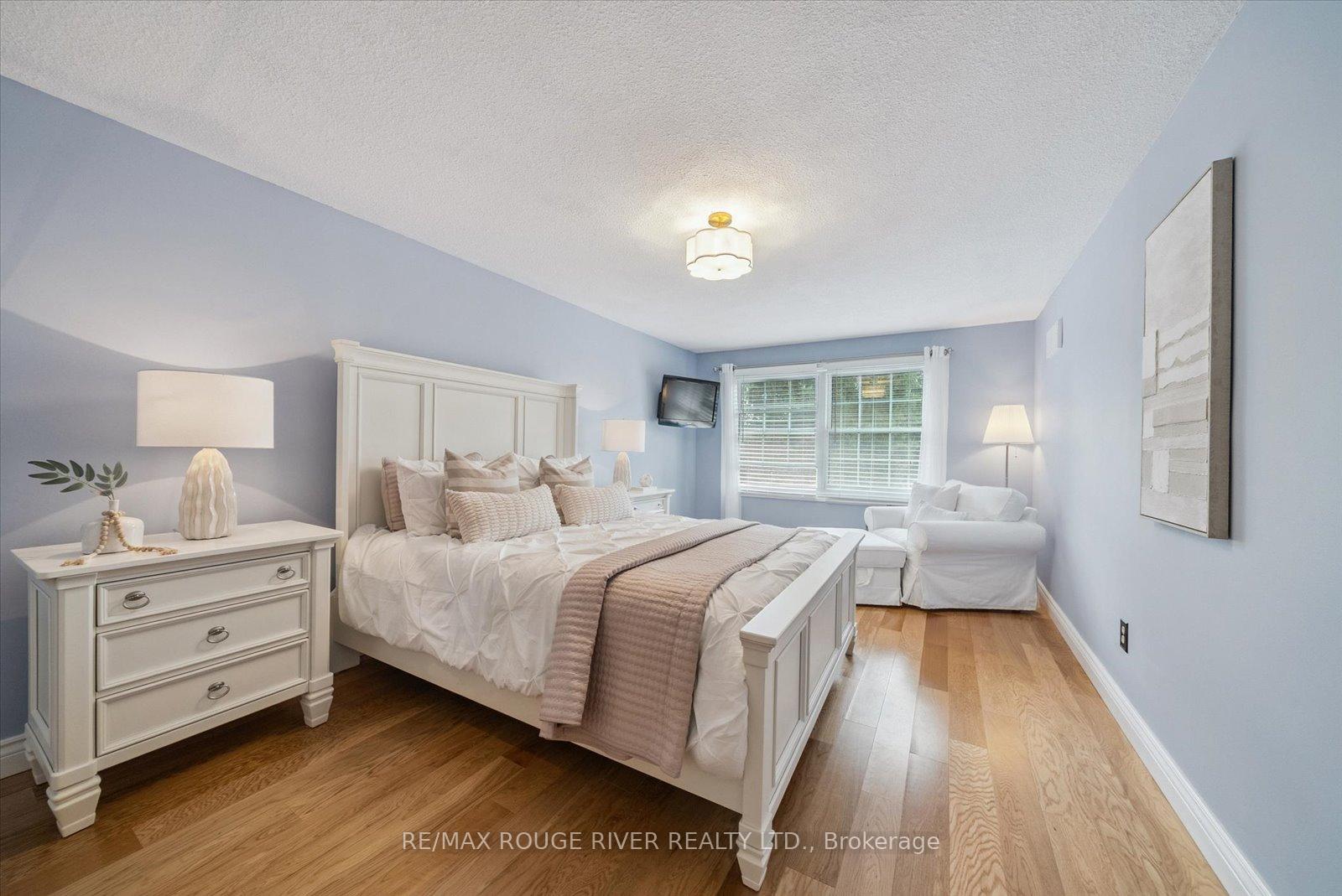Photo 20 of 153 Walton Drive, Aurora, Aurora Village — HOMEH