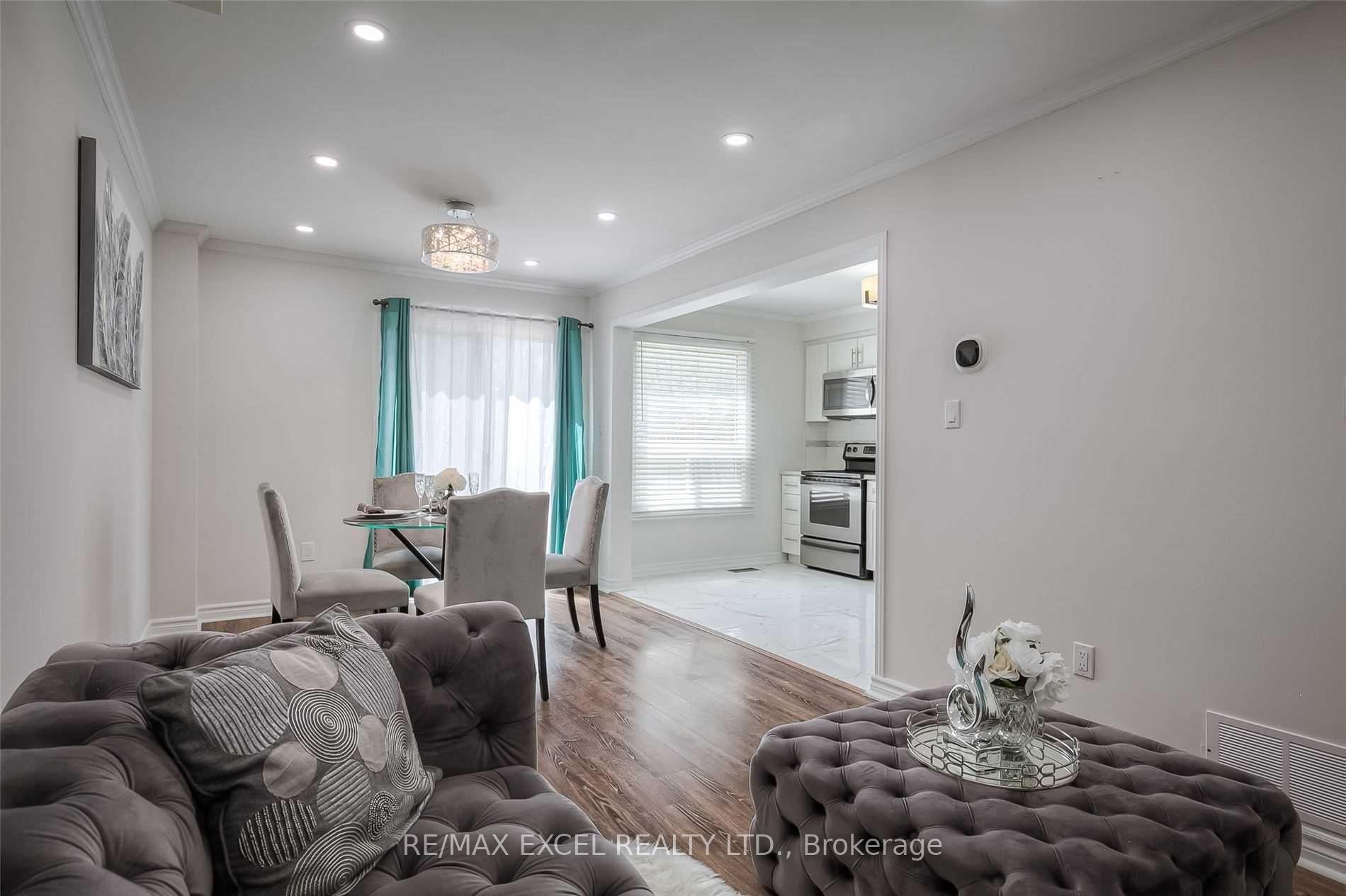 Photo 4 of 22 Weatherup Crescent, Barrie, West Bayfield — HOMEH
