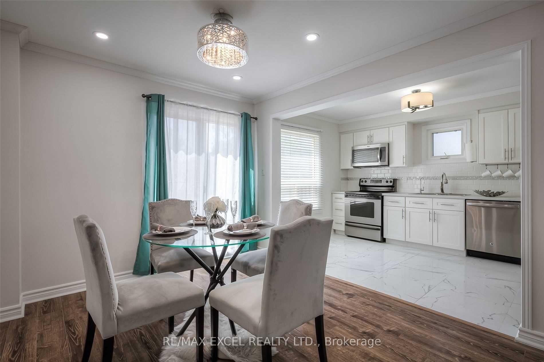 Photo 6 of 22 Weatherup Crescent, Barrie, West Bayfield — HOMEH