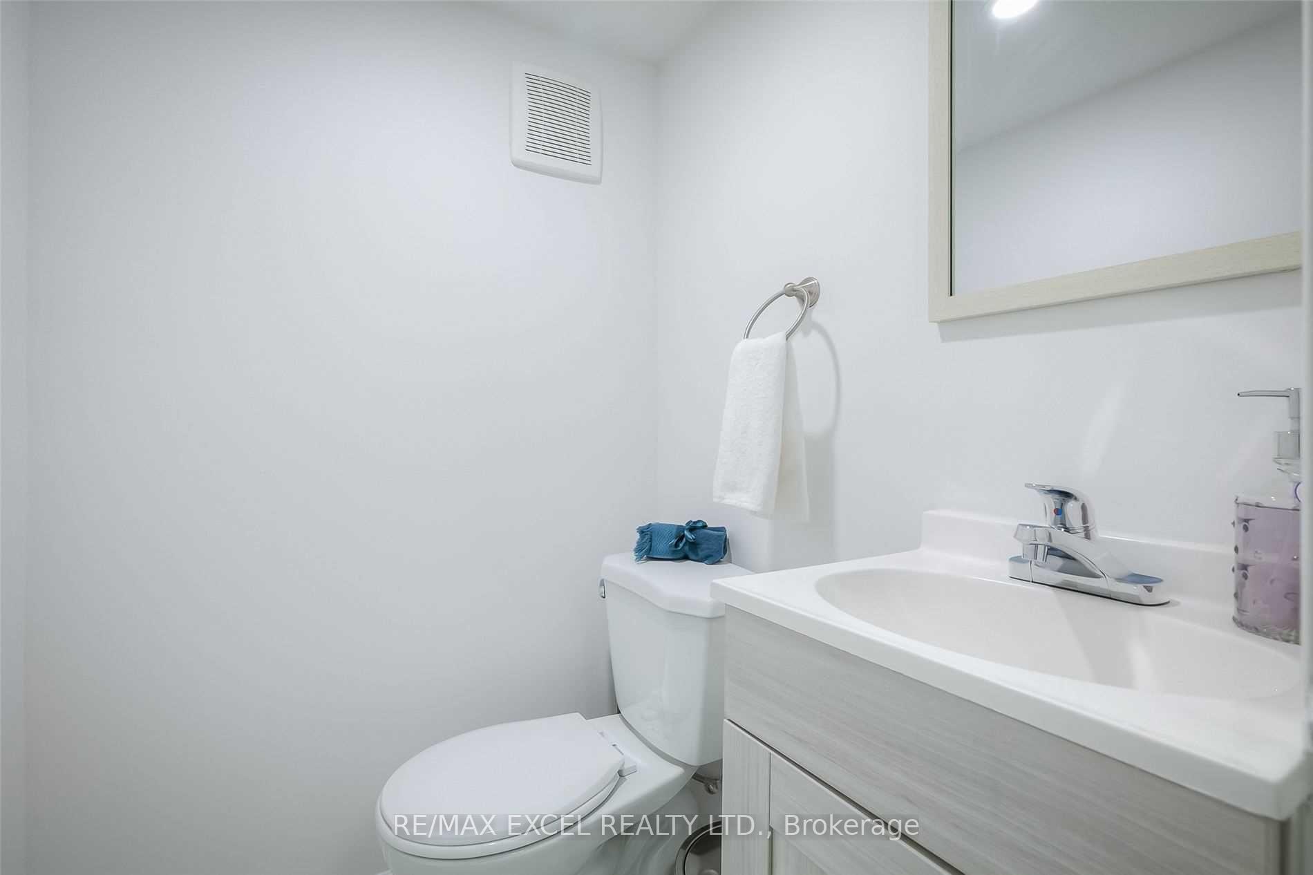 Photo 12 of 22 Weatherup Crescent, Barrie, West Bayfield — HOMEH