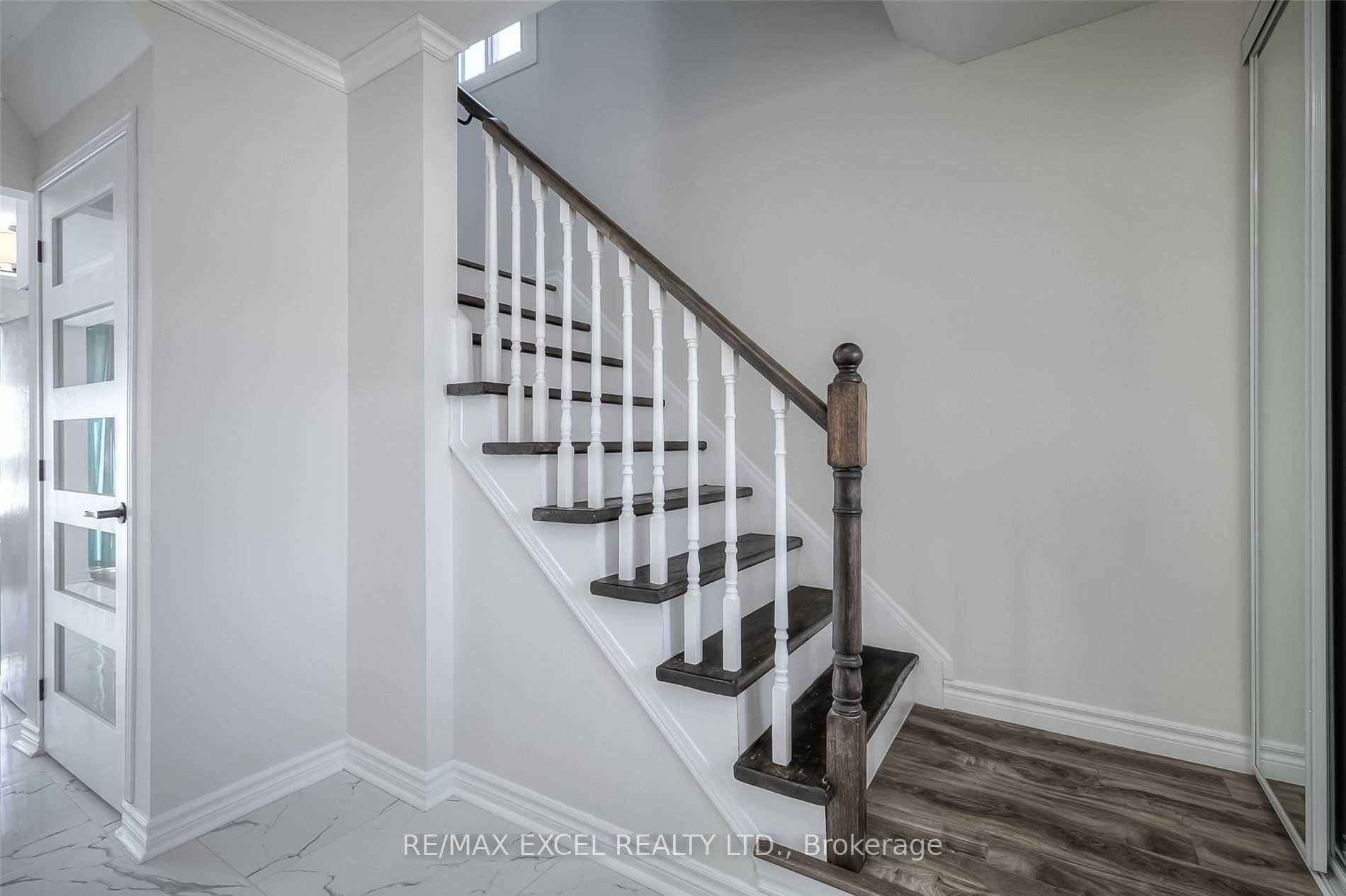 Photo 14 of 22 Weatherup Crescent, Barrie, West Bayfield — HOMEH