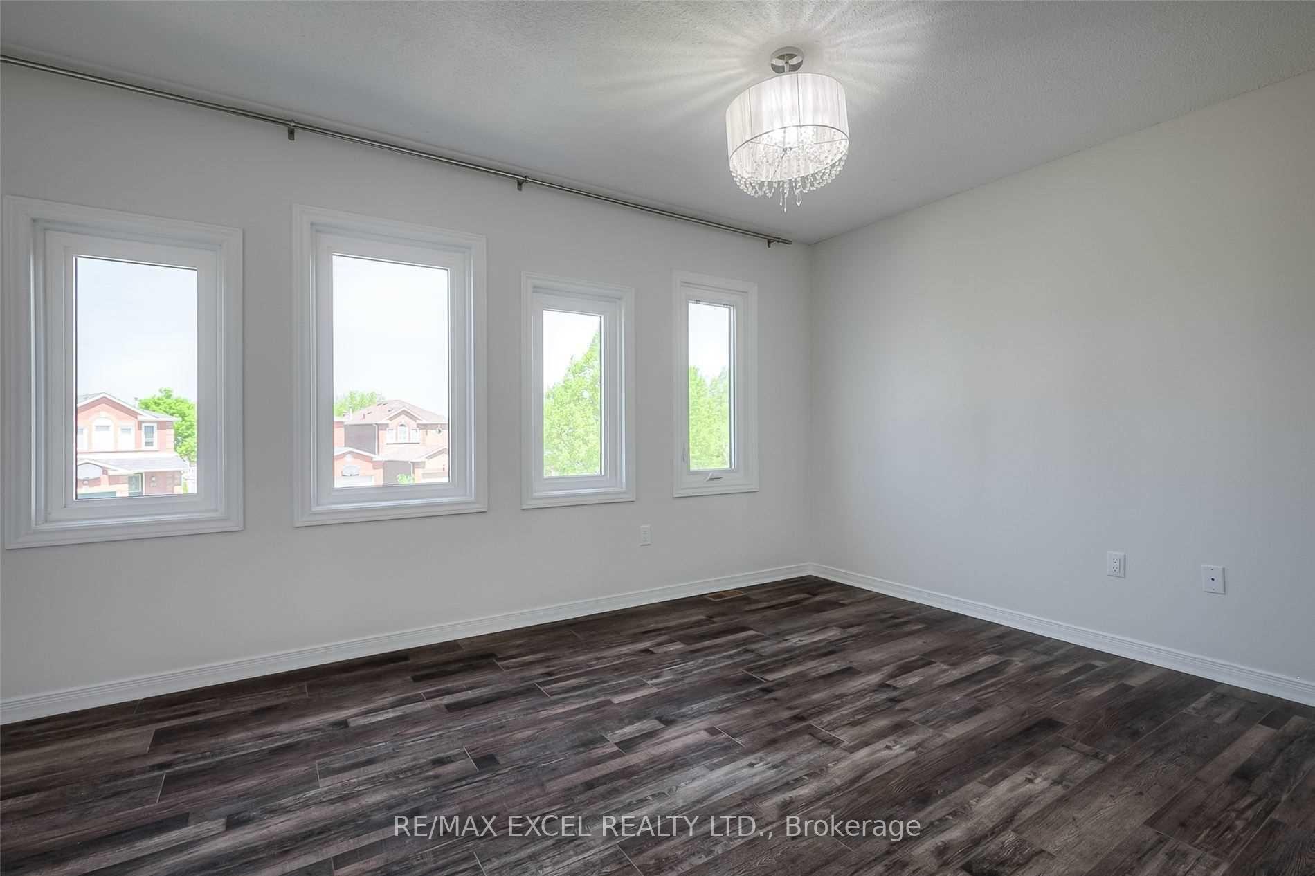 Photo 13 of 22 Weatherup Crescent, Barrie, West Bayfield — HOMEH