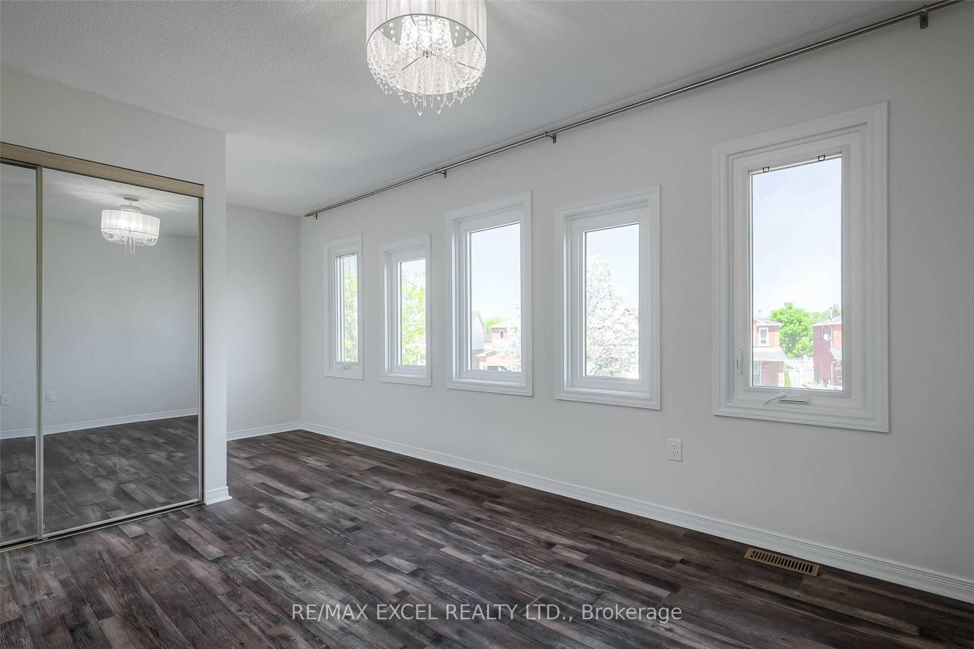 Photo 15 of 22 Weatherup Crescent, Barrie, West Bayfield — HOMEH