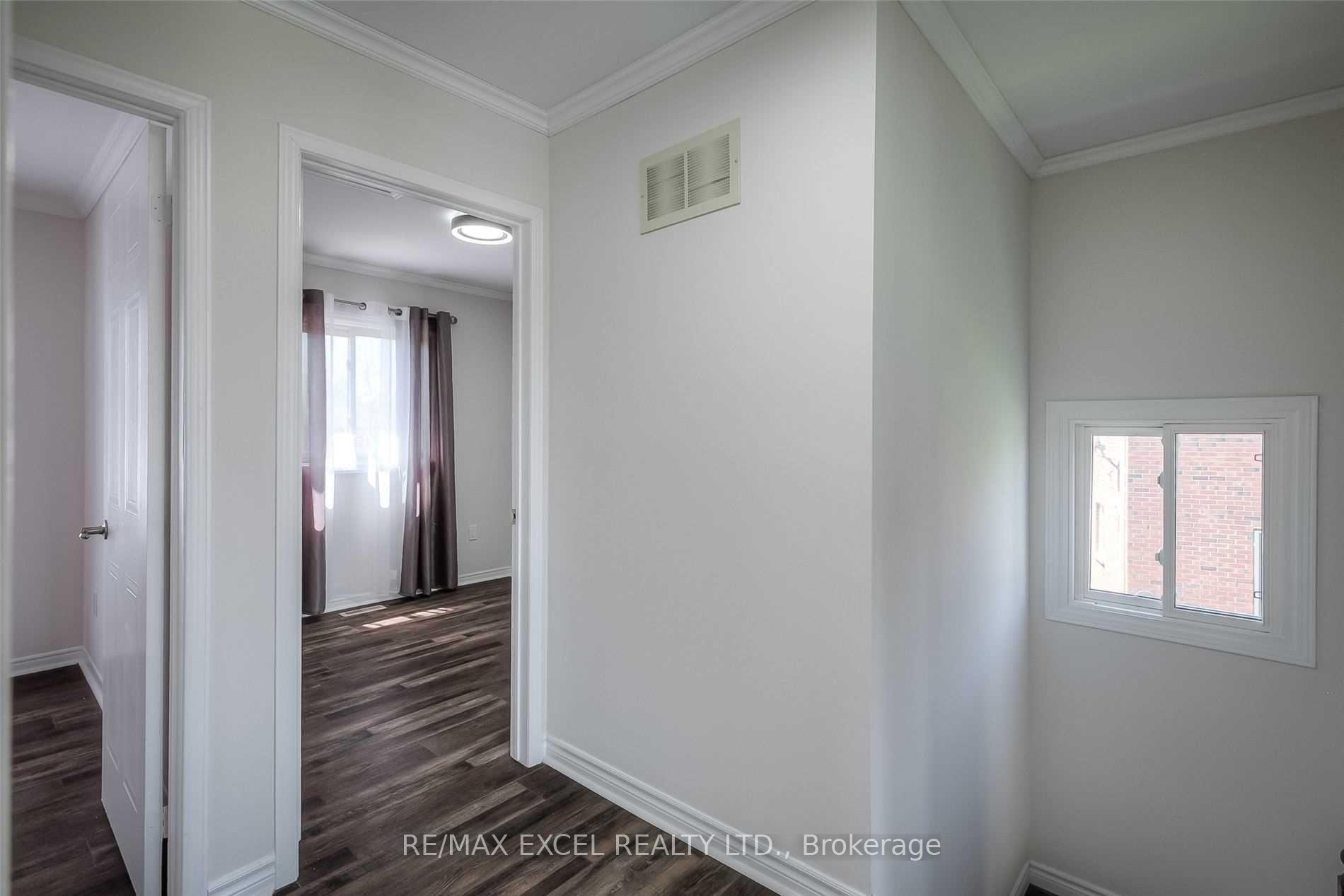 Photo 24 of 22 Weatherup Crescent, Barrie, West Bayfield — HOMEH