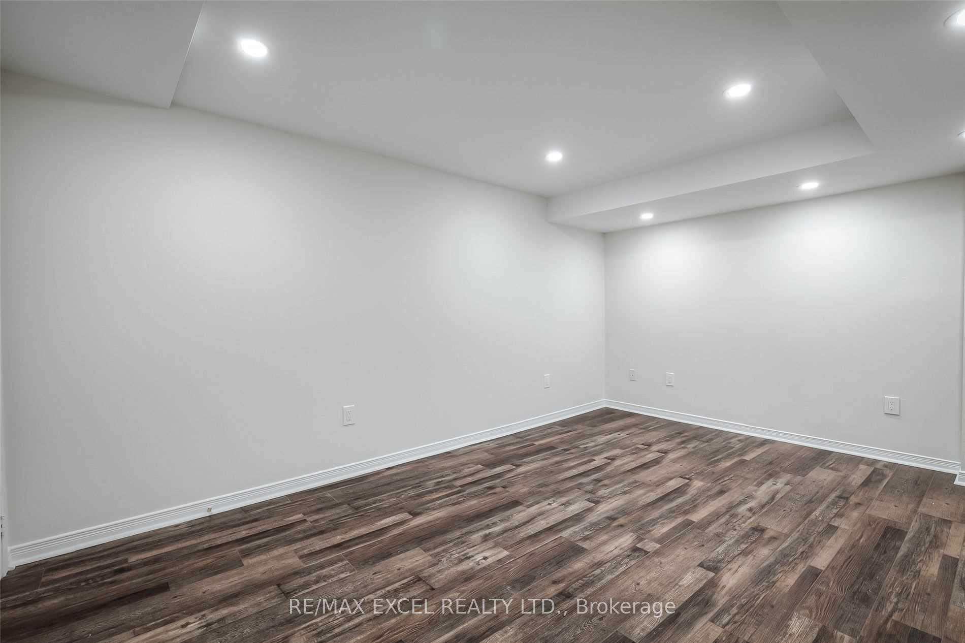 Photo 25 of 22 Weatherup Crescent, Barrie, West Bayfield — HOMEH