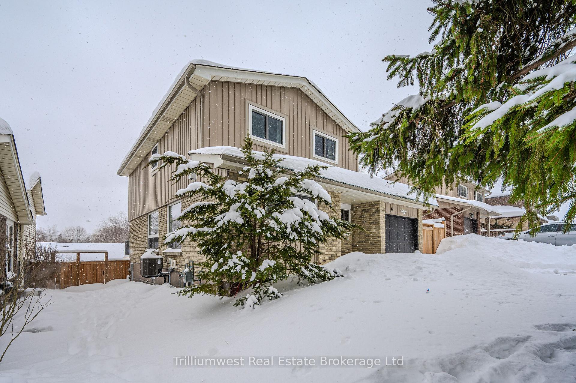 Photo 4 of 16 Woodridge Drive, Guelph, Willow West/Sugarbush/West Acres — HOMEH