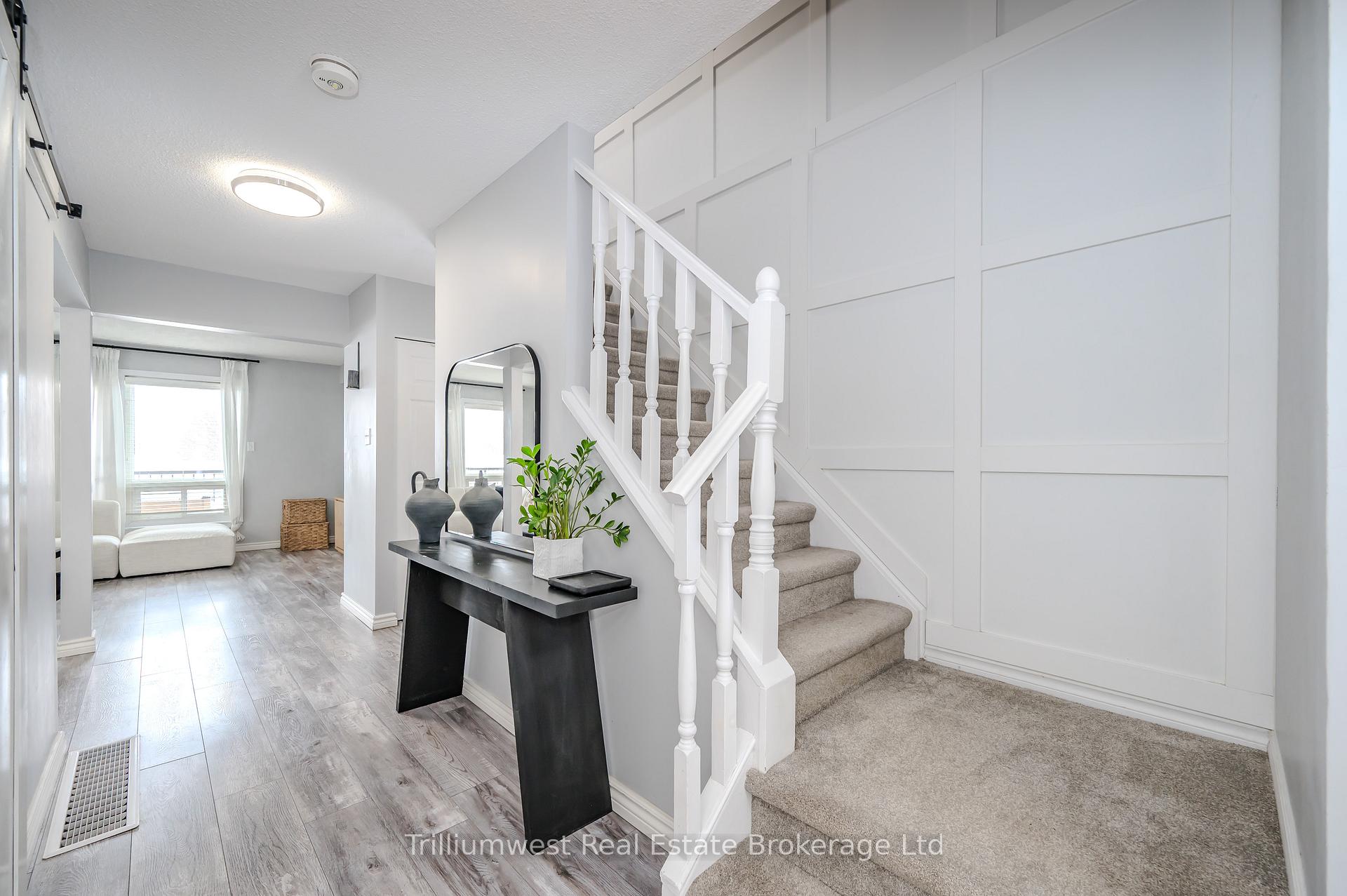 Photo 6 of 16 Woodridge Drive, Guelph, Willow West/Sugarbush/West Acres — HOMEH