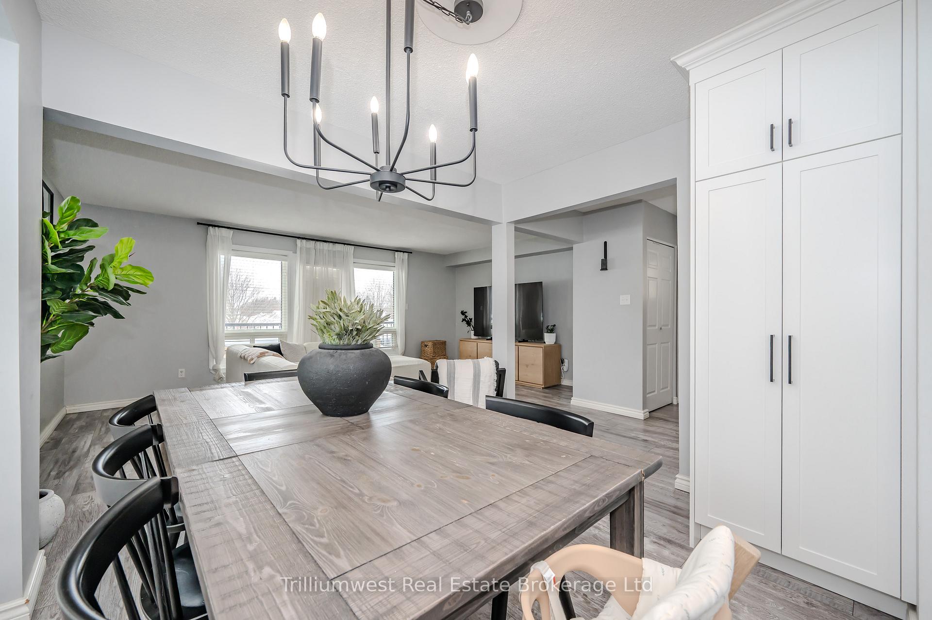 Photo 12 of 16 Woodridge Drive, Guelph, Willow West/Sugarbush/West Acres — HOMEH