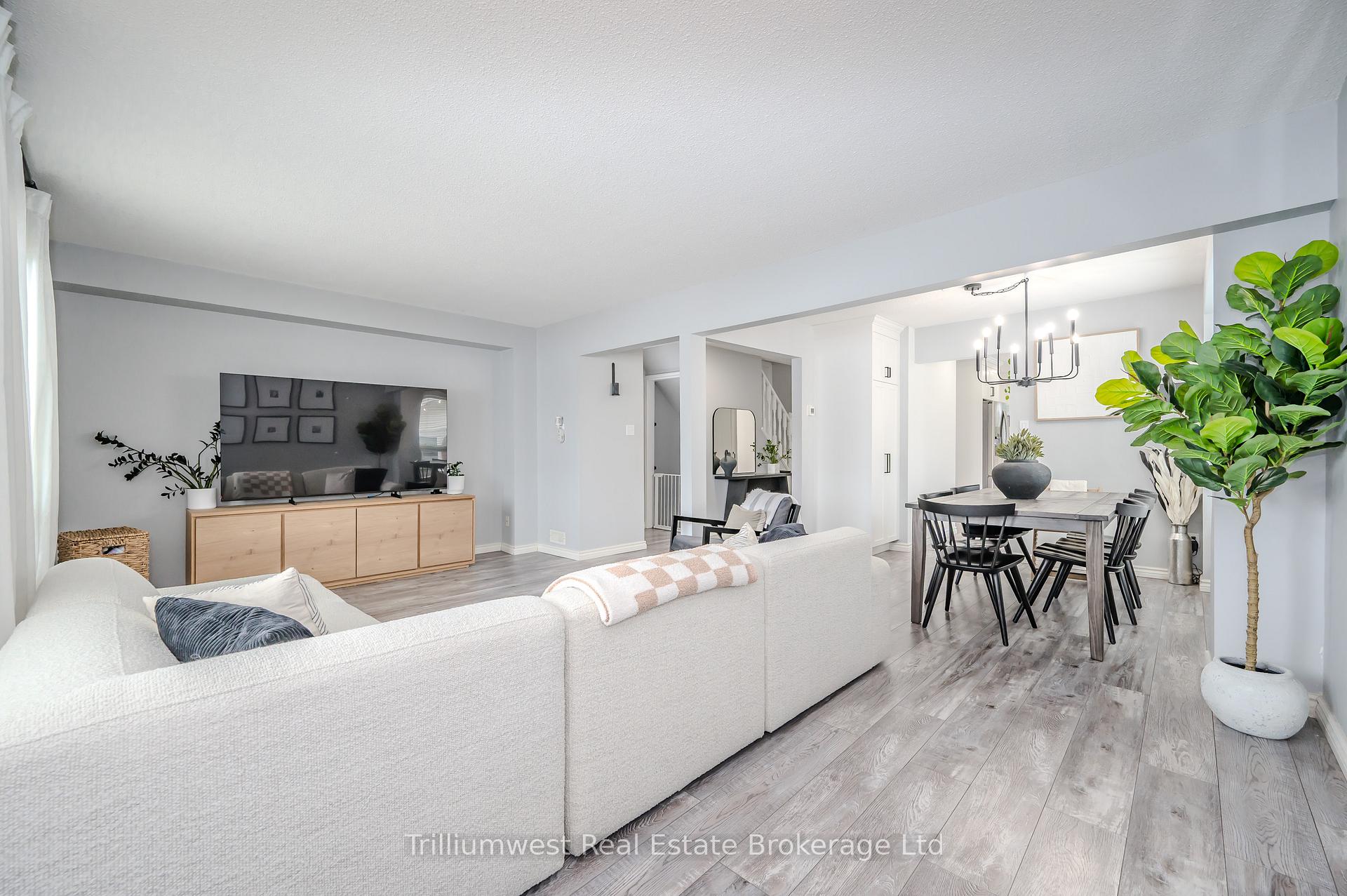 Photo 15 of 16 Woodridge Drive, Guelph, Willow West/Sugarbush/West Acres — HOMEH