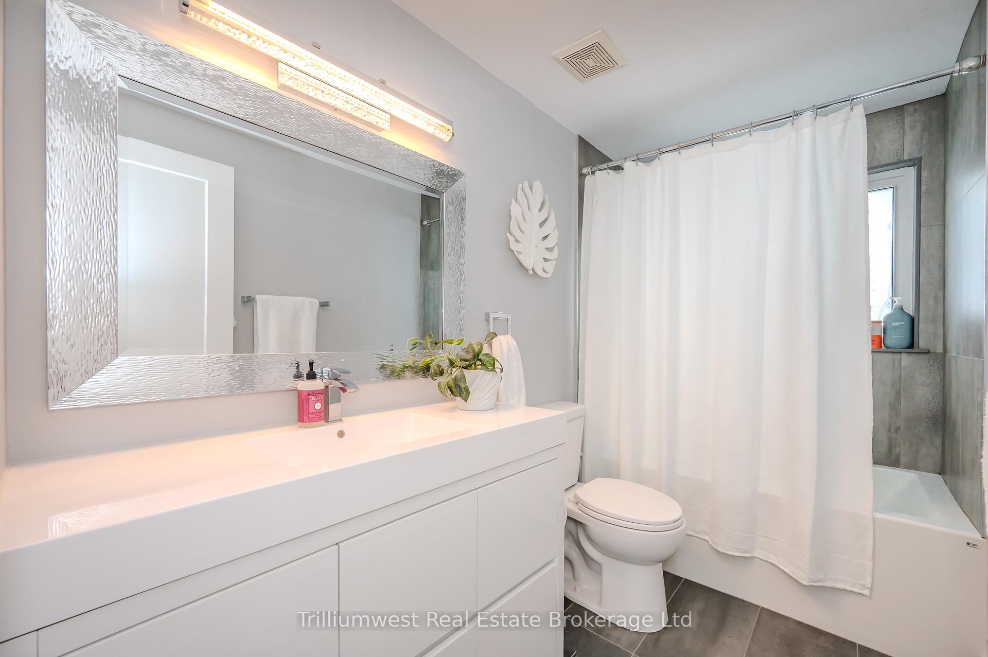 Photo 23 of 16 Woodridge Drive, Guelph, Willow West/Sugarbush/West Acres — HOMEH
