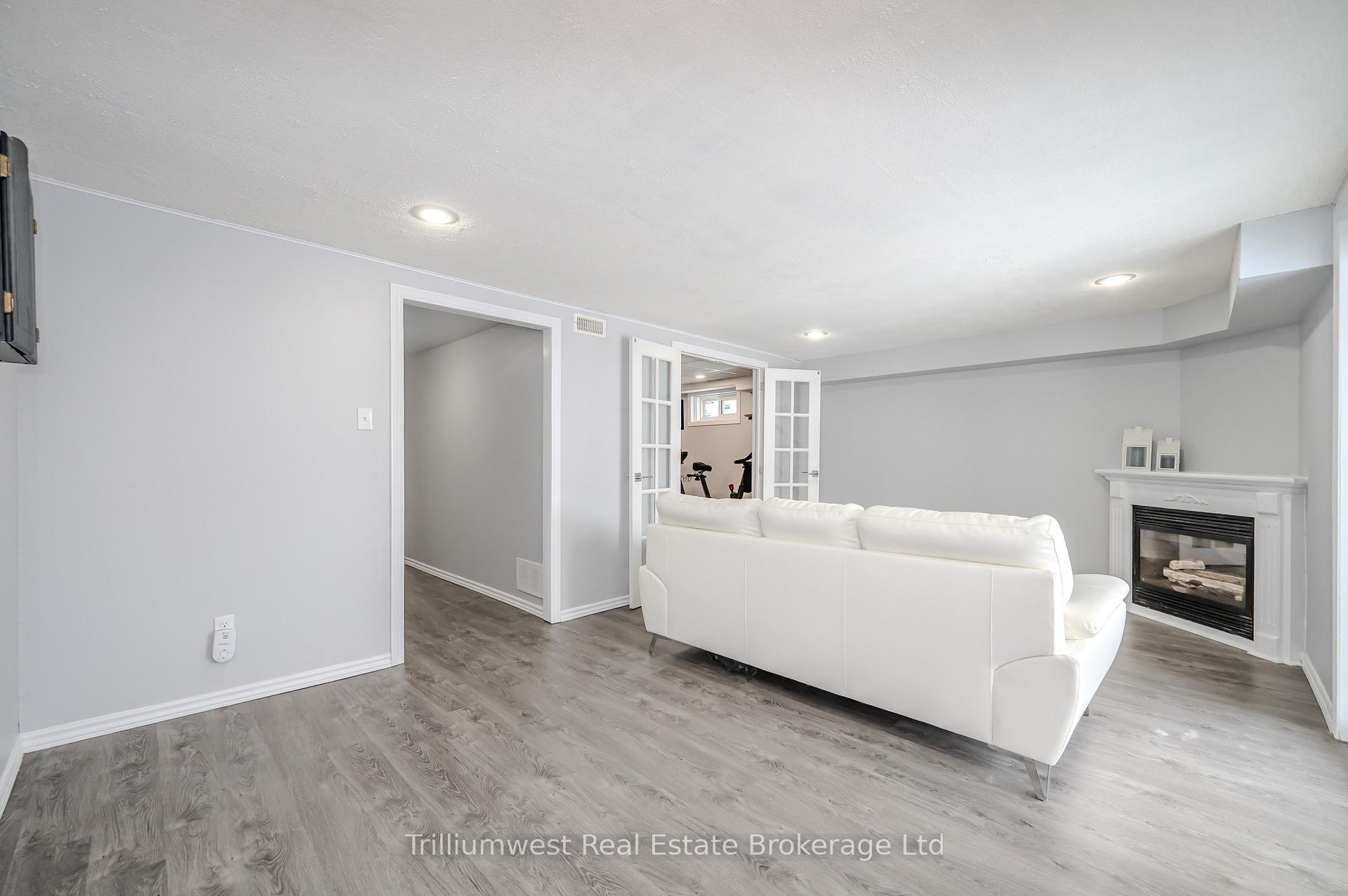 Photo 24 of 16 Woodridge Drive, Guelph, Willow West/Sugarbush/West Acres — HOMEH