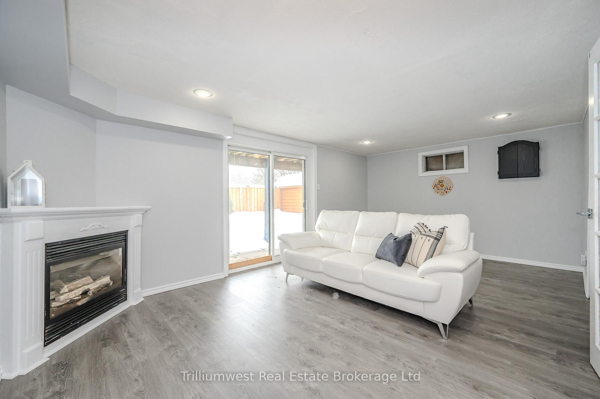 Photo 25 of 16 Woodridge Drive, Guelph, Willow West/Sugarbush/West Acres — HOMEH