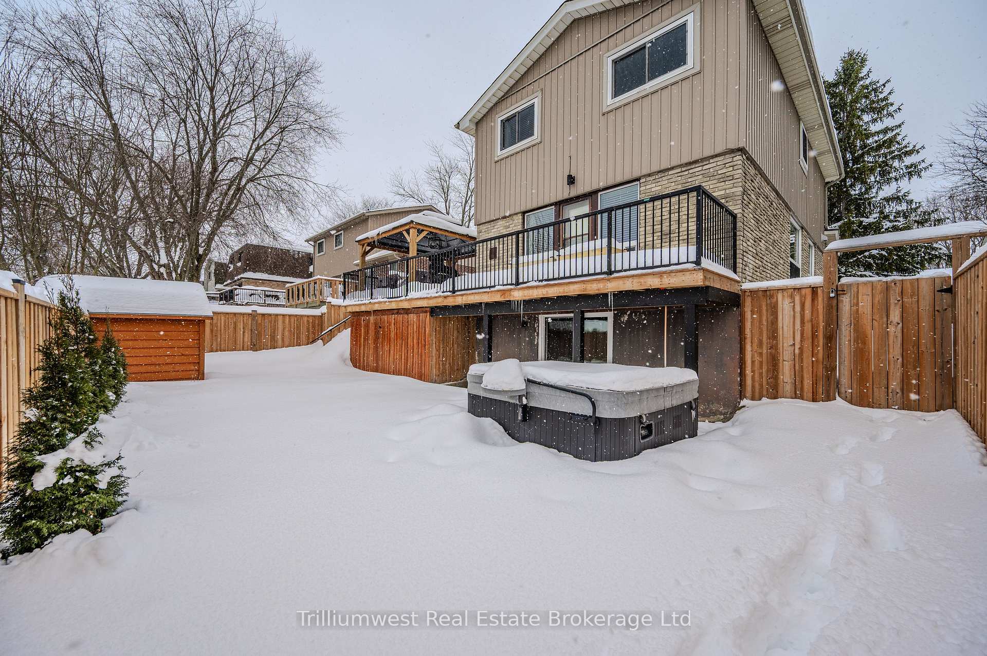 Photo 30 of 16 Woodridge Drive, Guelph, Willow West/Sugarbush/West Acres — HOMEH