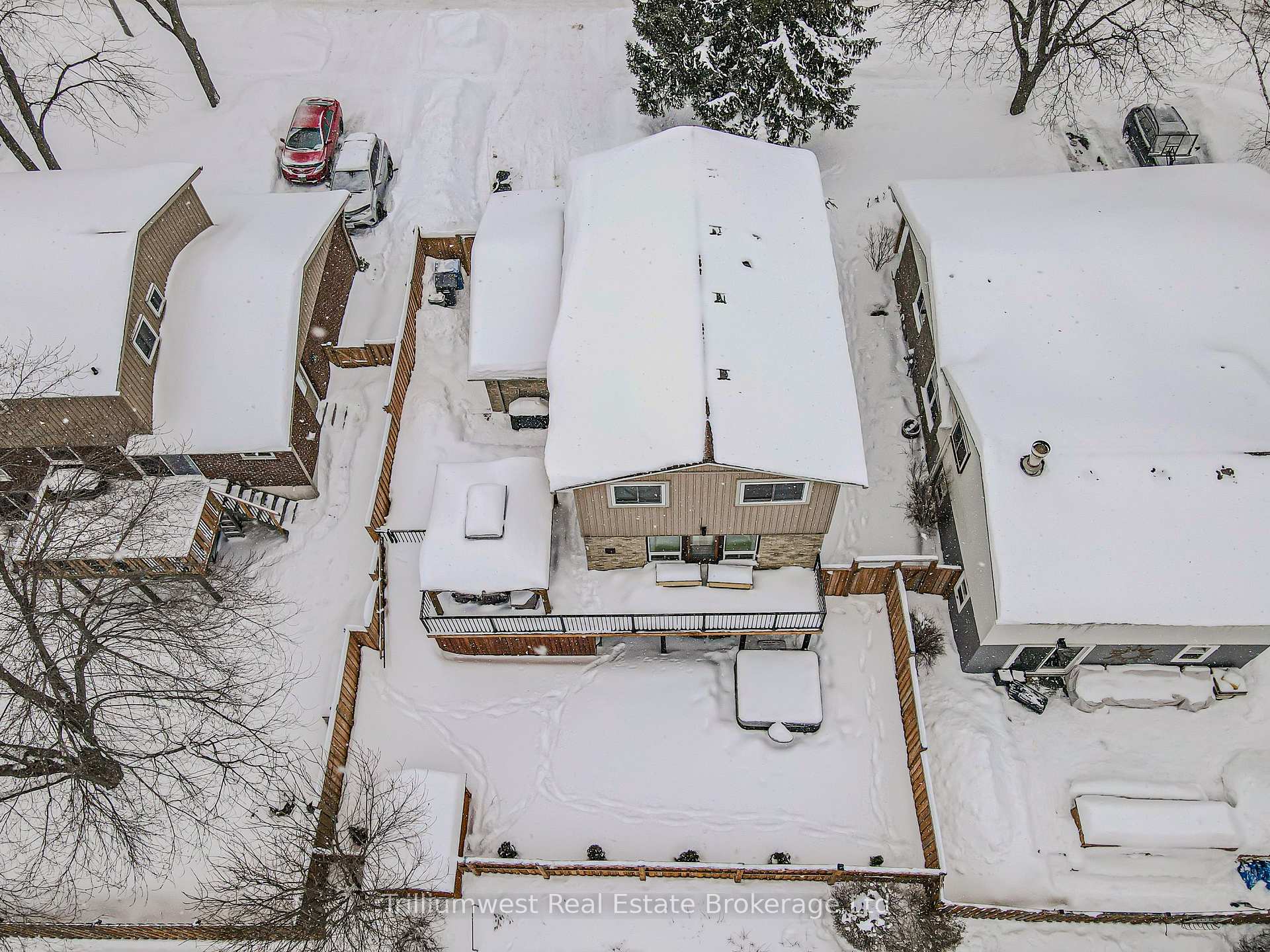 Photo 37 of 16 Woodridge Drive, Guelph, Willow West/Sugarbush/West Acres — HOMEH