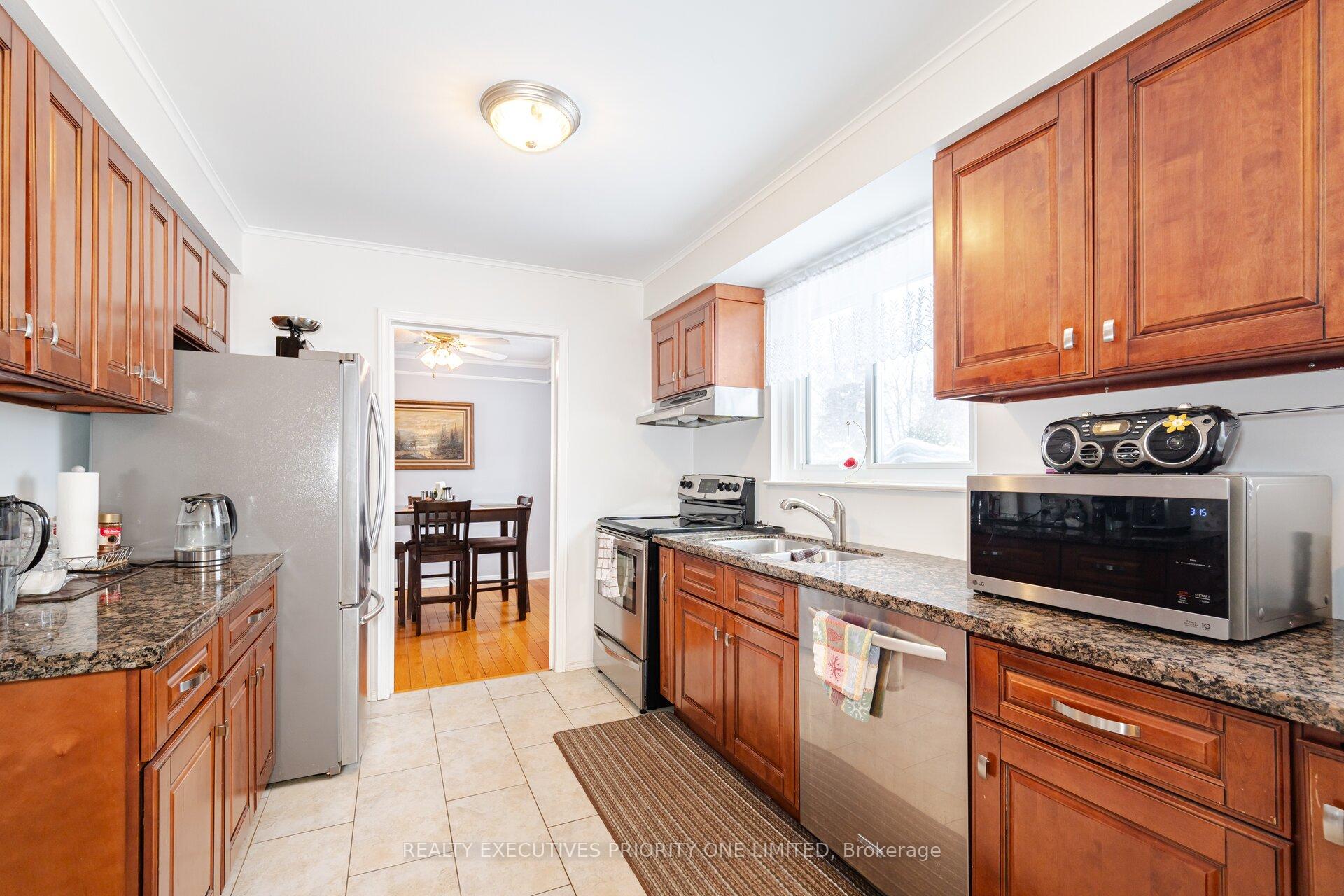 Photo 11 of 365 Kingsview Drive, Caledon, Bolton North — HOMEH