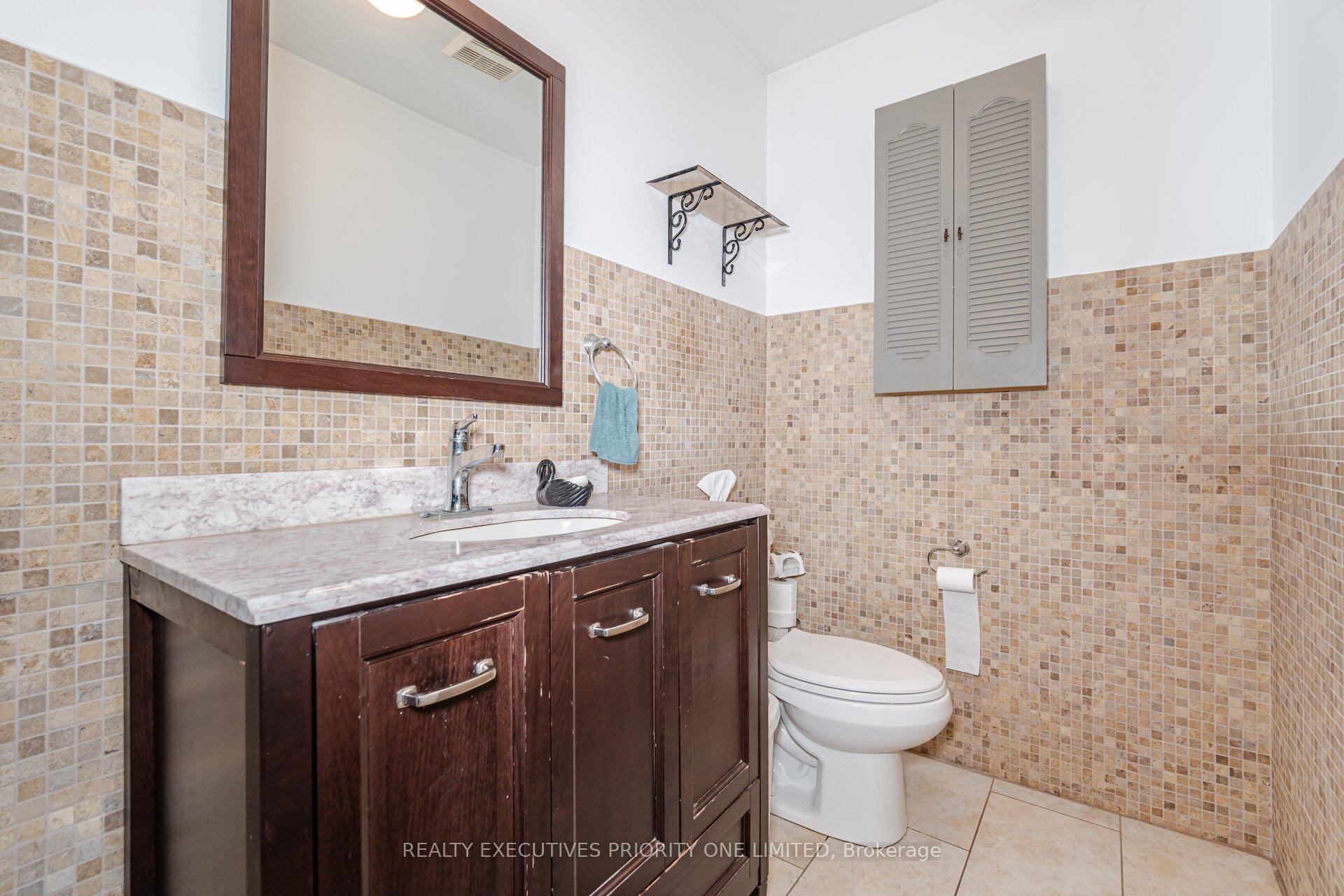 Photo 16 of 365 Kingsview Drive, Caledon, Bolton North — HOMEH