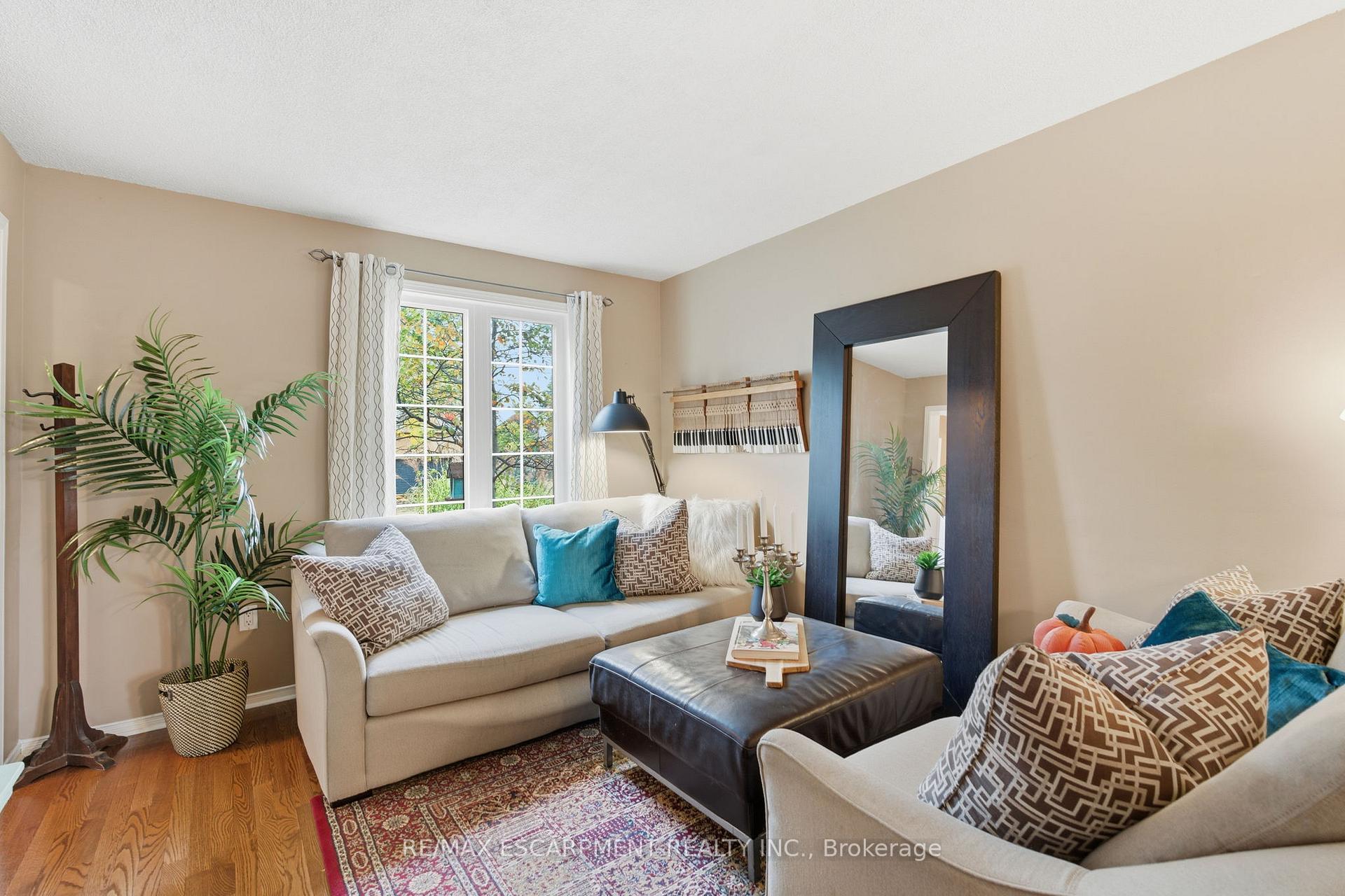 Photo 5 of 113 Brian Boulevard, Hamilton, Waterdown — HOMEH