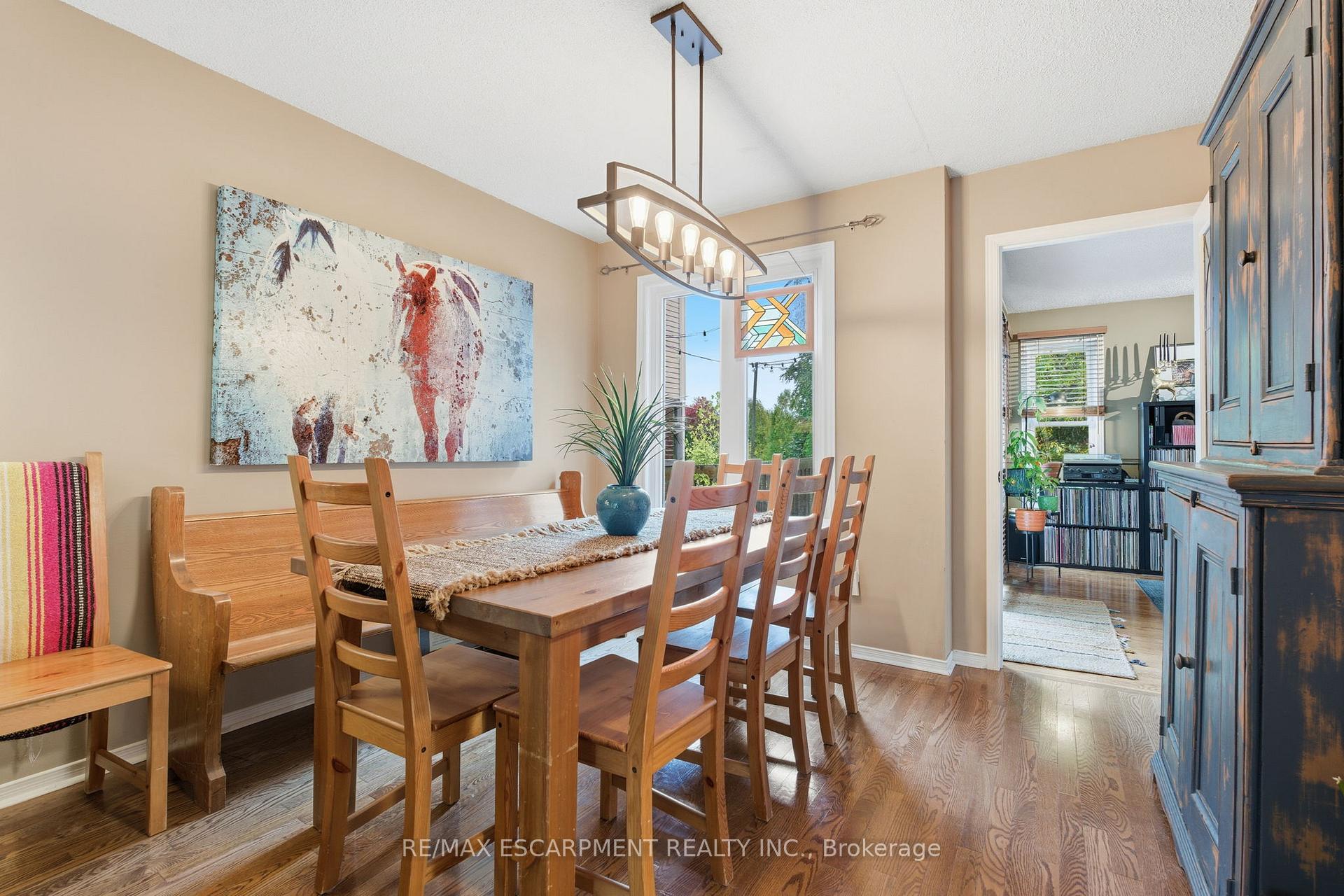 Photo 7 of 113 Brian Boulevard, Hamilton, Waterdown — HOMEH