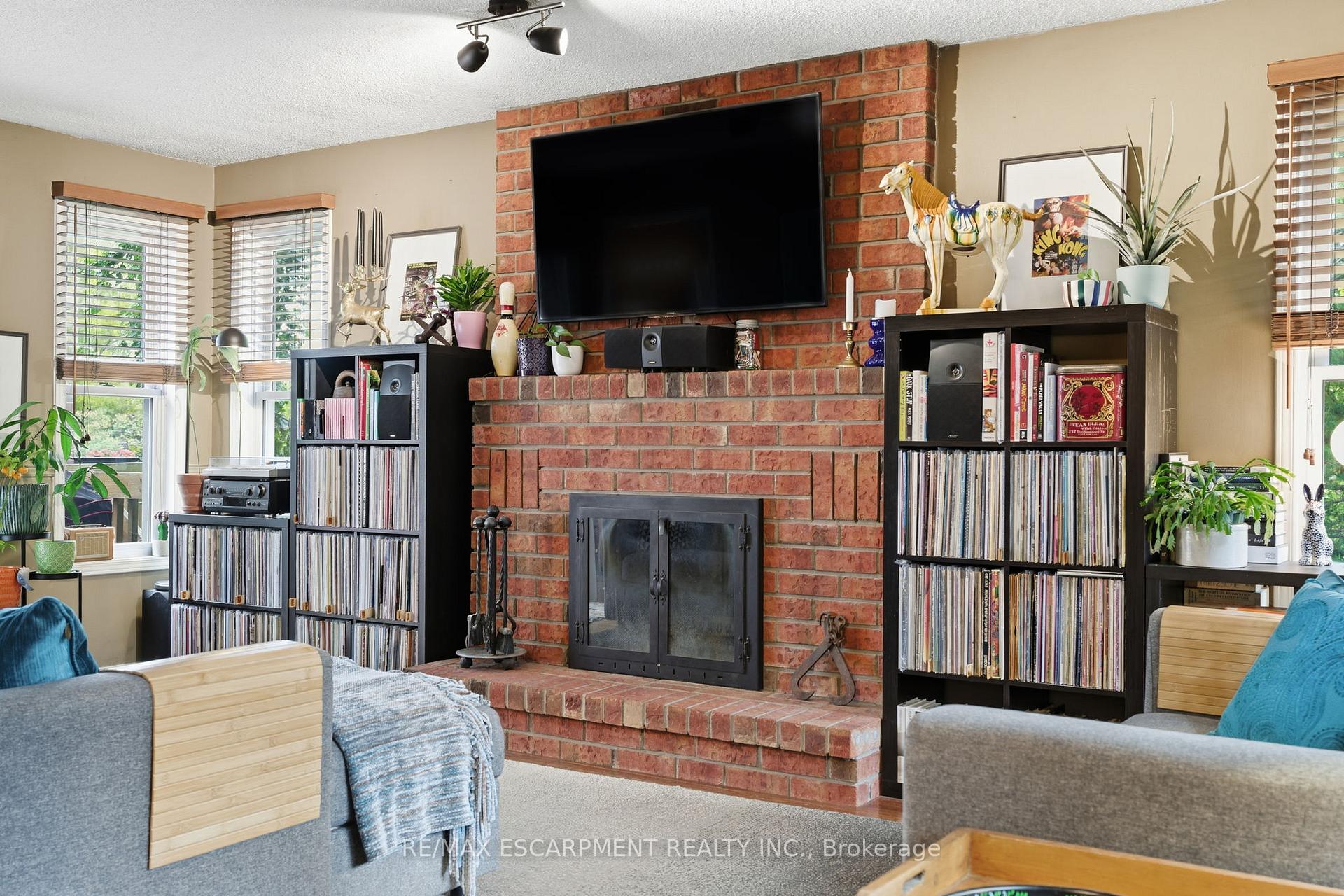 Photo 8 of 113 Brian Boulevard, Hamilton, Waterdown — HOMEH