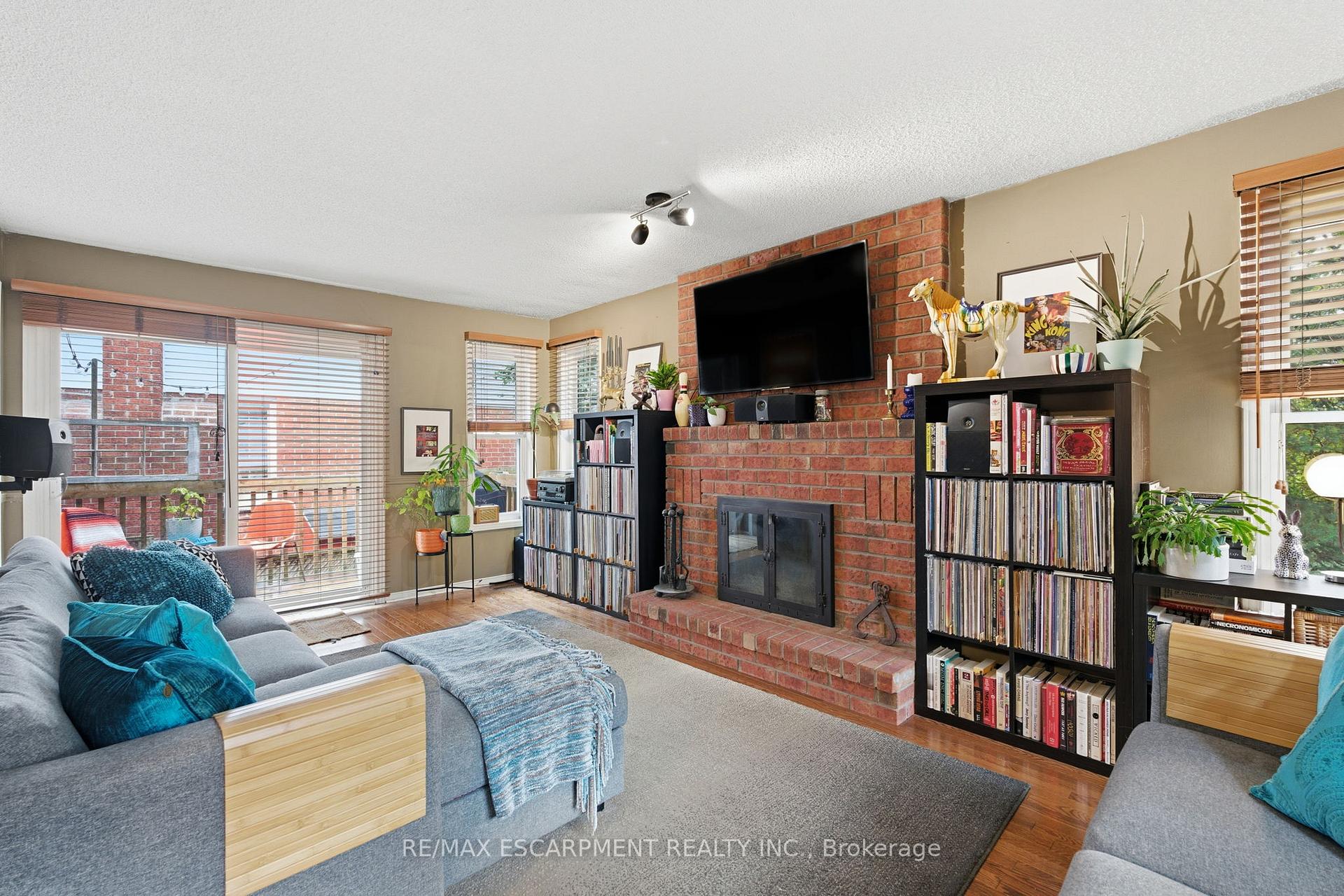 Photo 9 of 113 Brian Boulevard, Hamilton, Waterdown — HOMEH