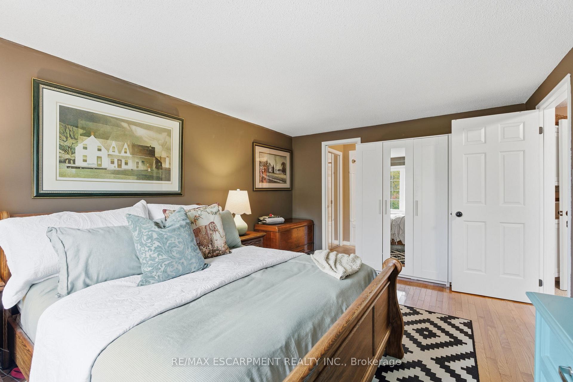 Photo 19 of 113 Brian Boulevard, Hamilton, Waterdown — HOMEH
