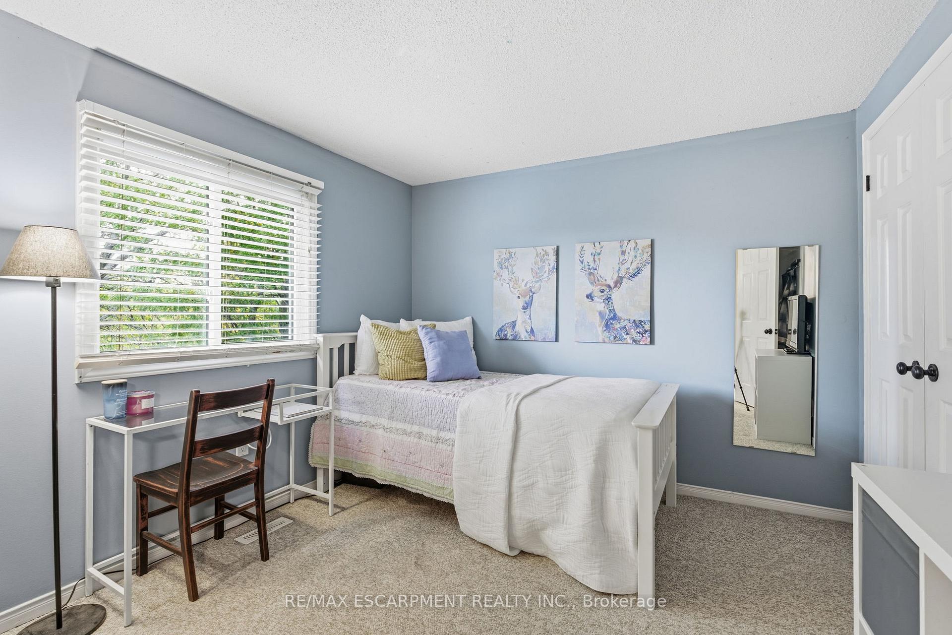 Photo 22 of 113 Brian Boulevard, Hamilton, Waterdown — HOMEH