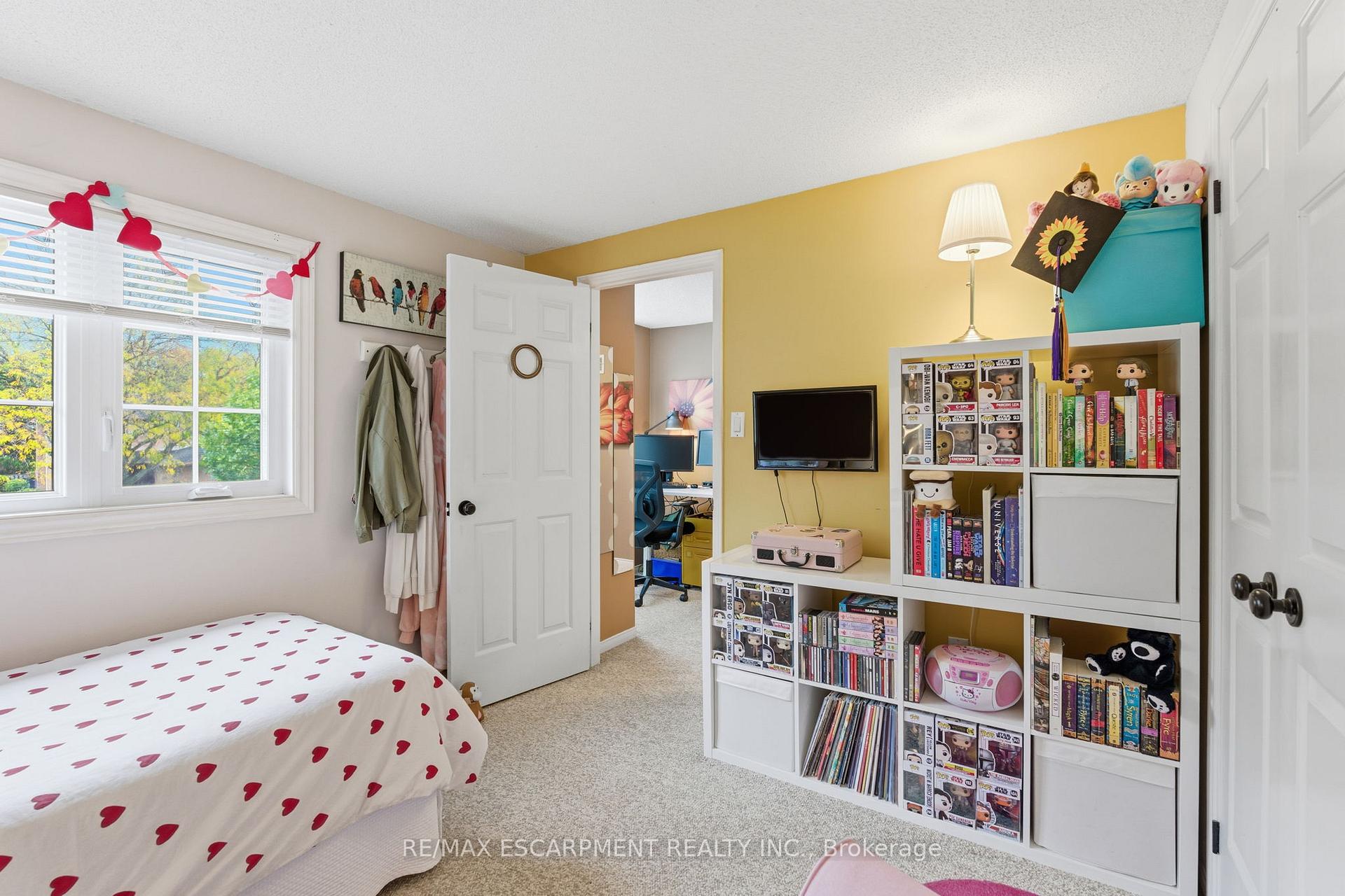 Photo 27 of 113 Brian Boulevard, Hamilton, Waterdown — HOMEH
