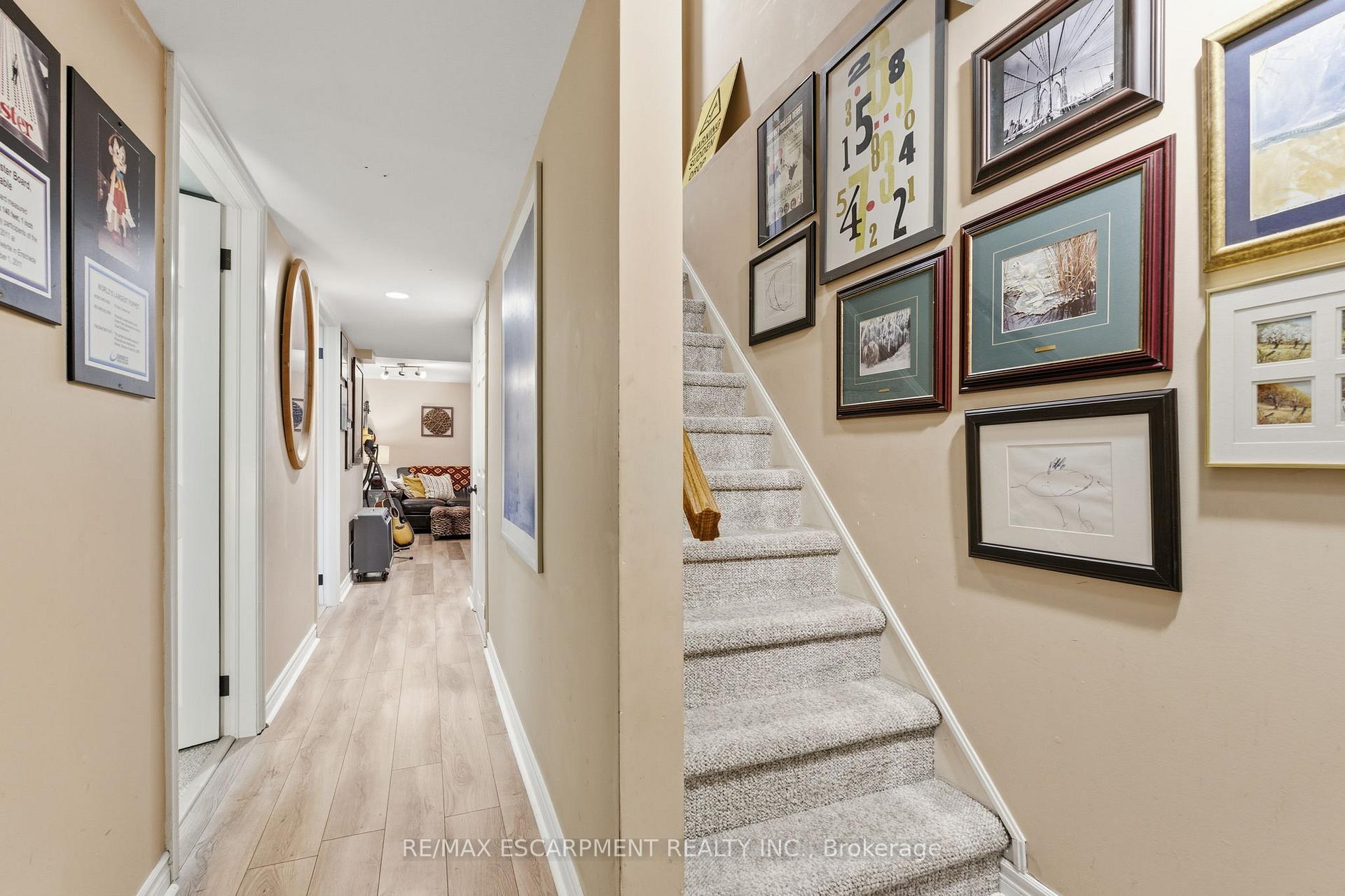Photo 28 of 113 Brian Boulevard, Hamilton, Waterdown — HOMEH